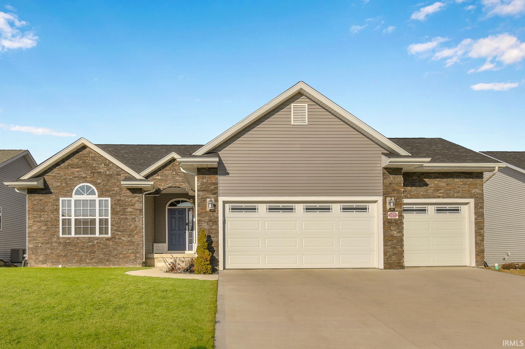 2671 Pine Cone Lane, Warsaw, IN 46582