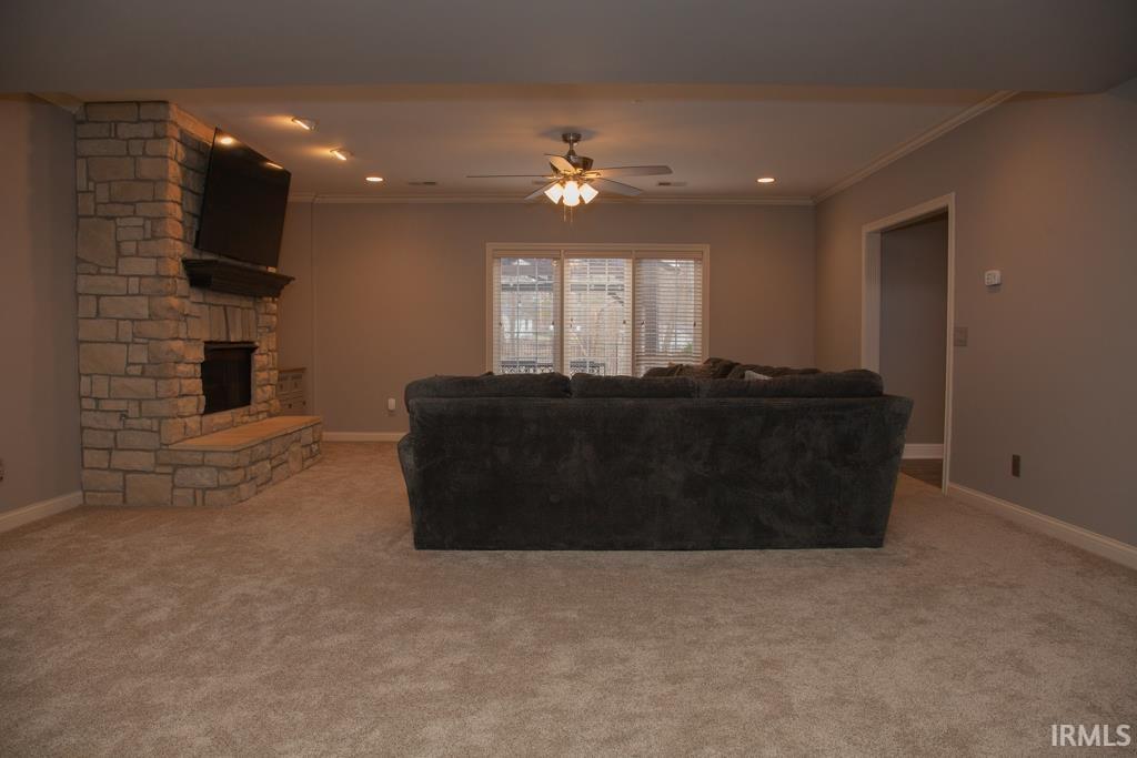 Spacious Family room in lower level-perfect to add a pool table!