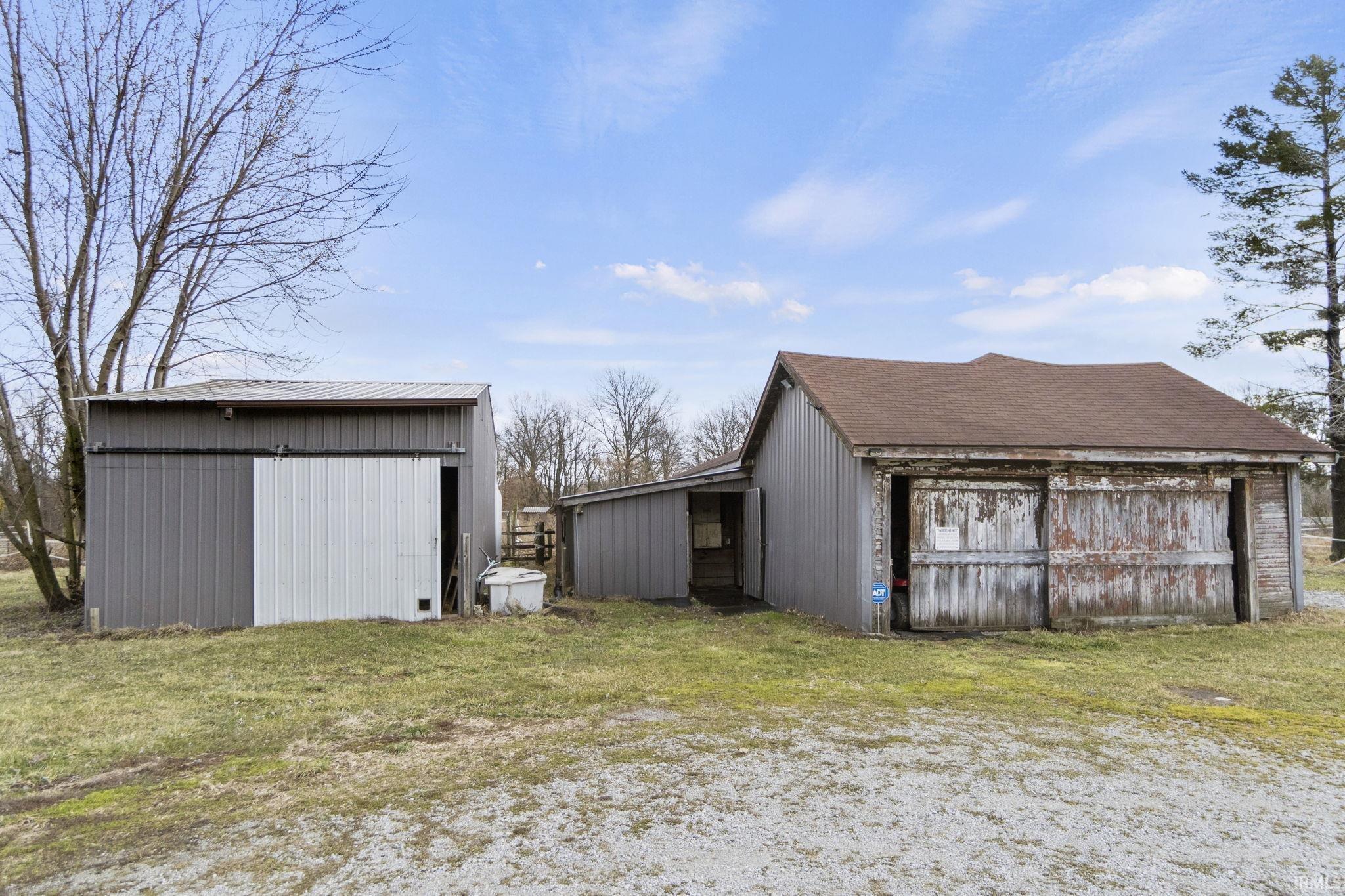 Photo 4 of 2627 Ardmore Avenue