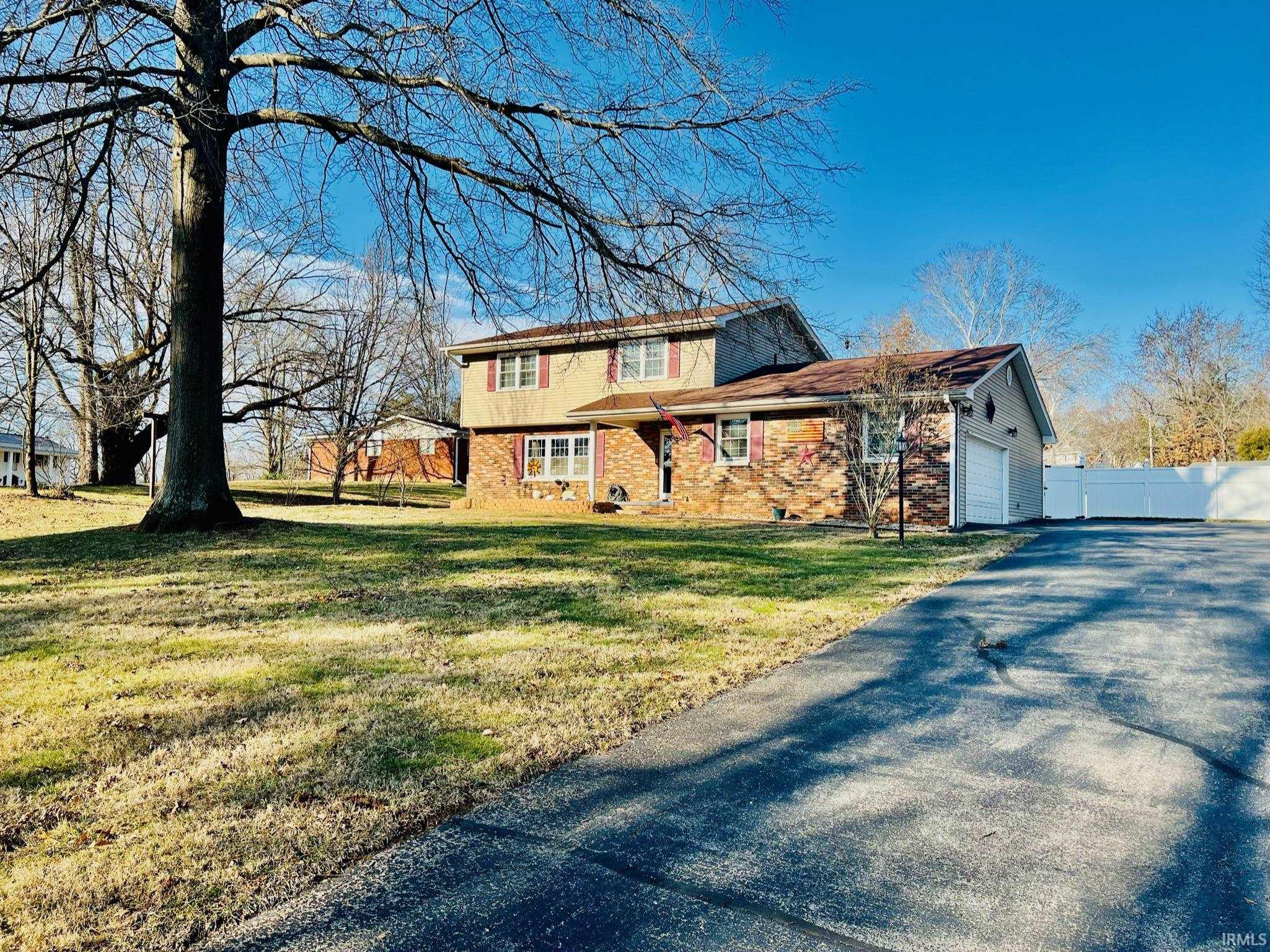 Listings Hawkins & Root