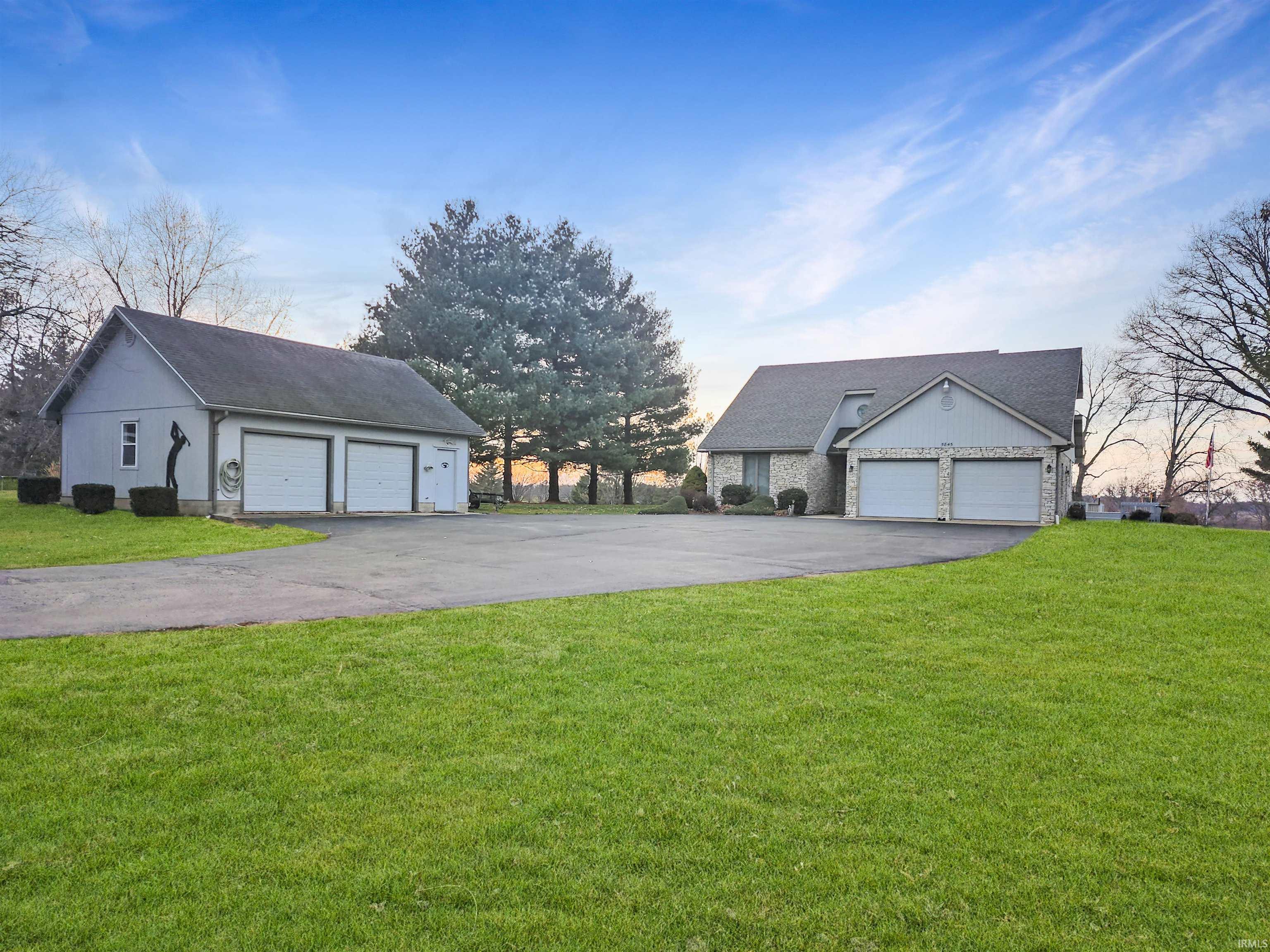 5845 N Golf Course Road, Bicknell, IN 