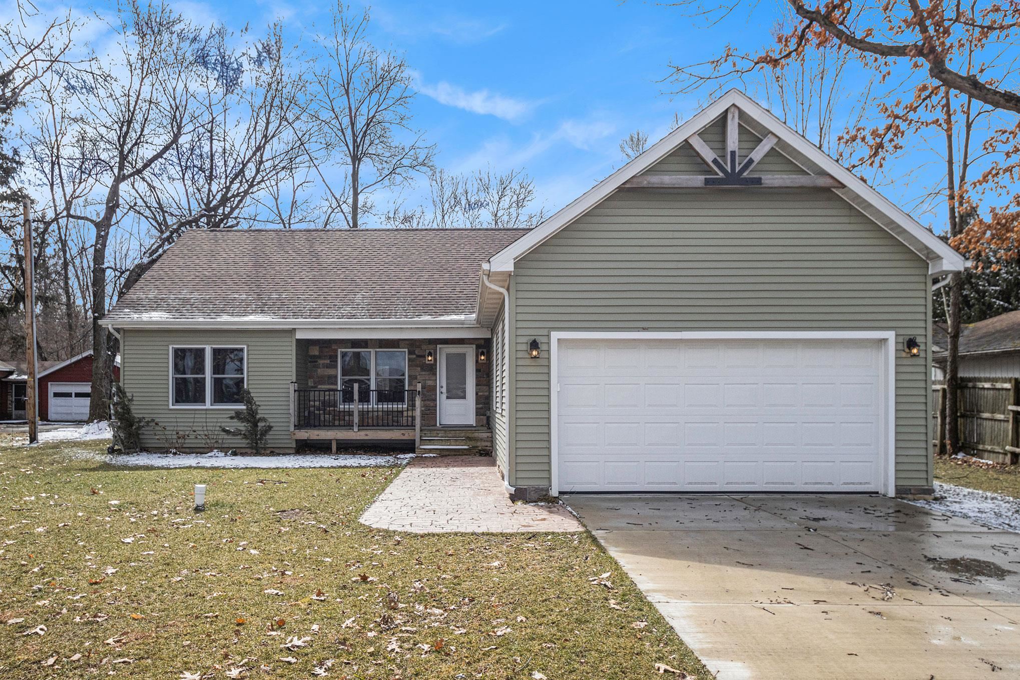 26152 Lakewood Drive, Elkhart, IN 46514