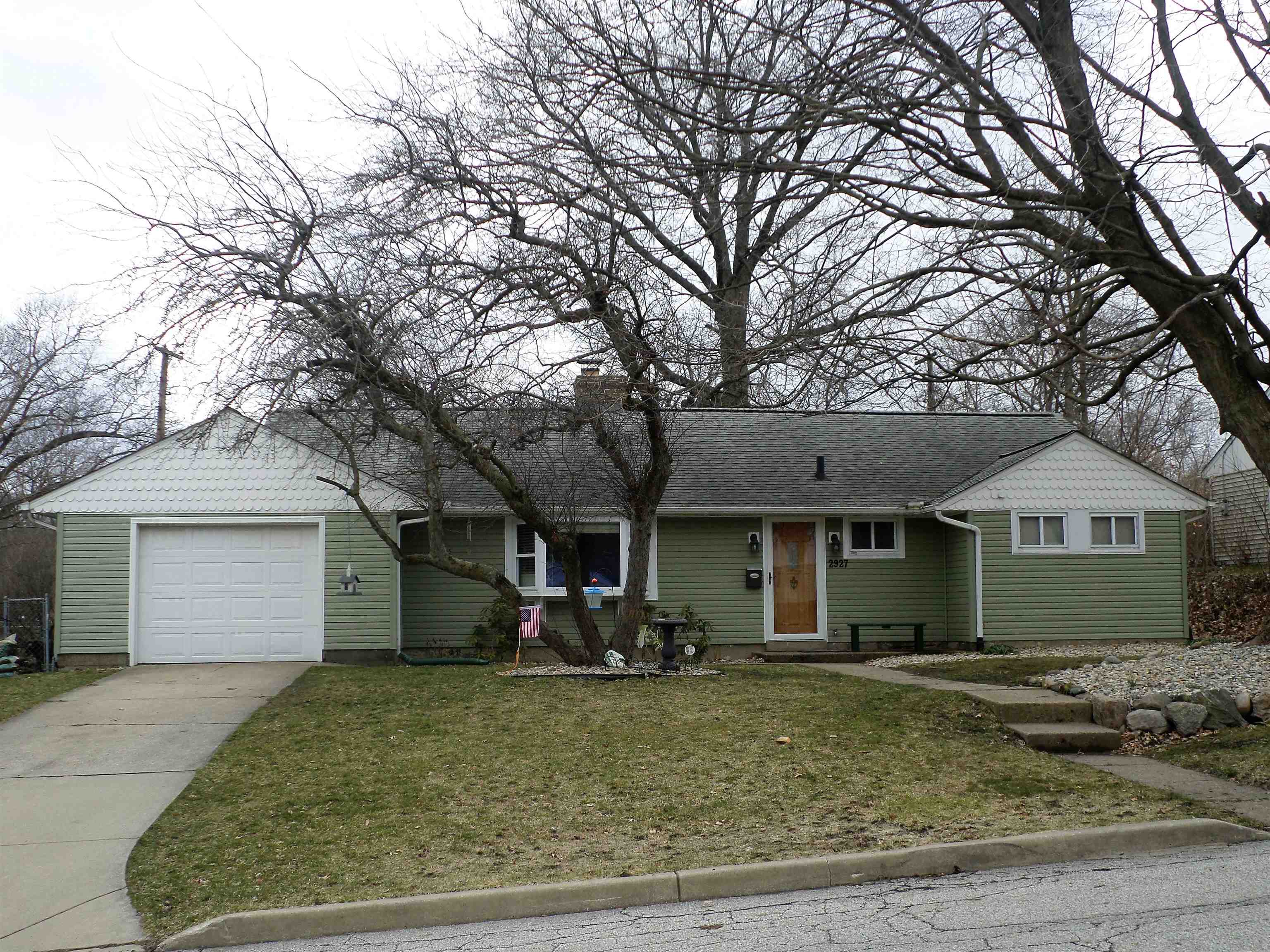 2927 Hilltop Drive, South Bend, IN 46614