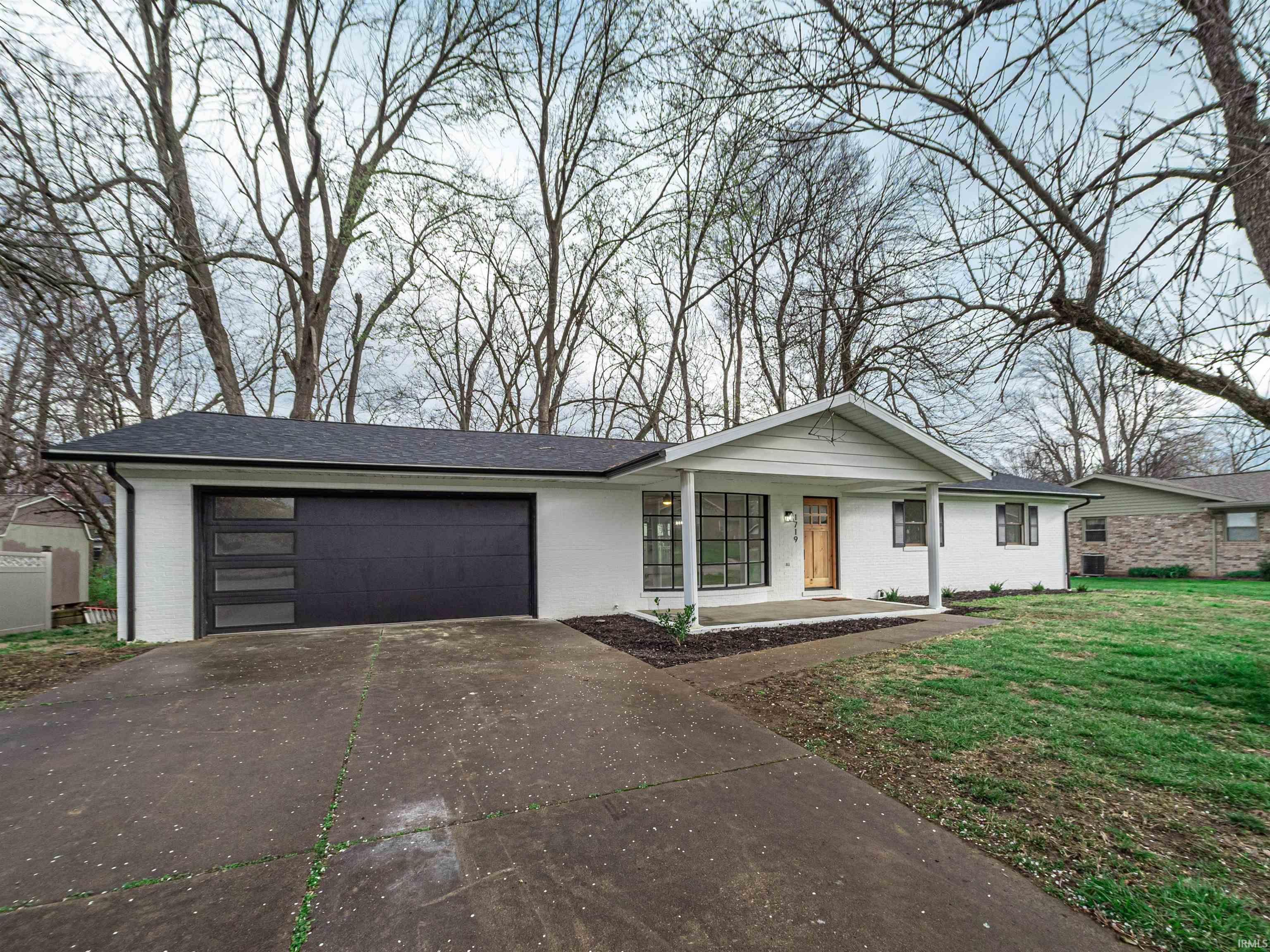 1719-tanglewood-drive-mount-vernon-in-47620