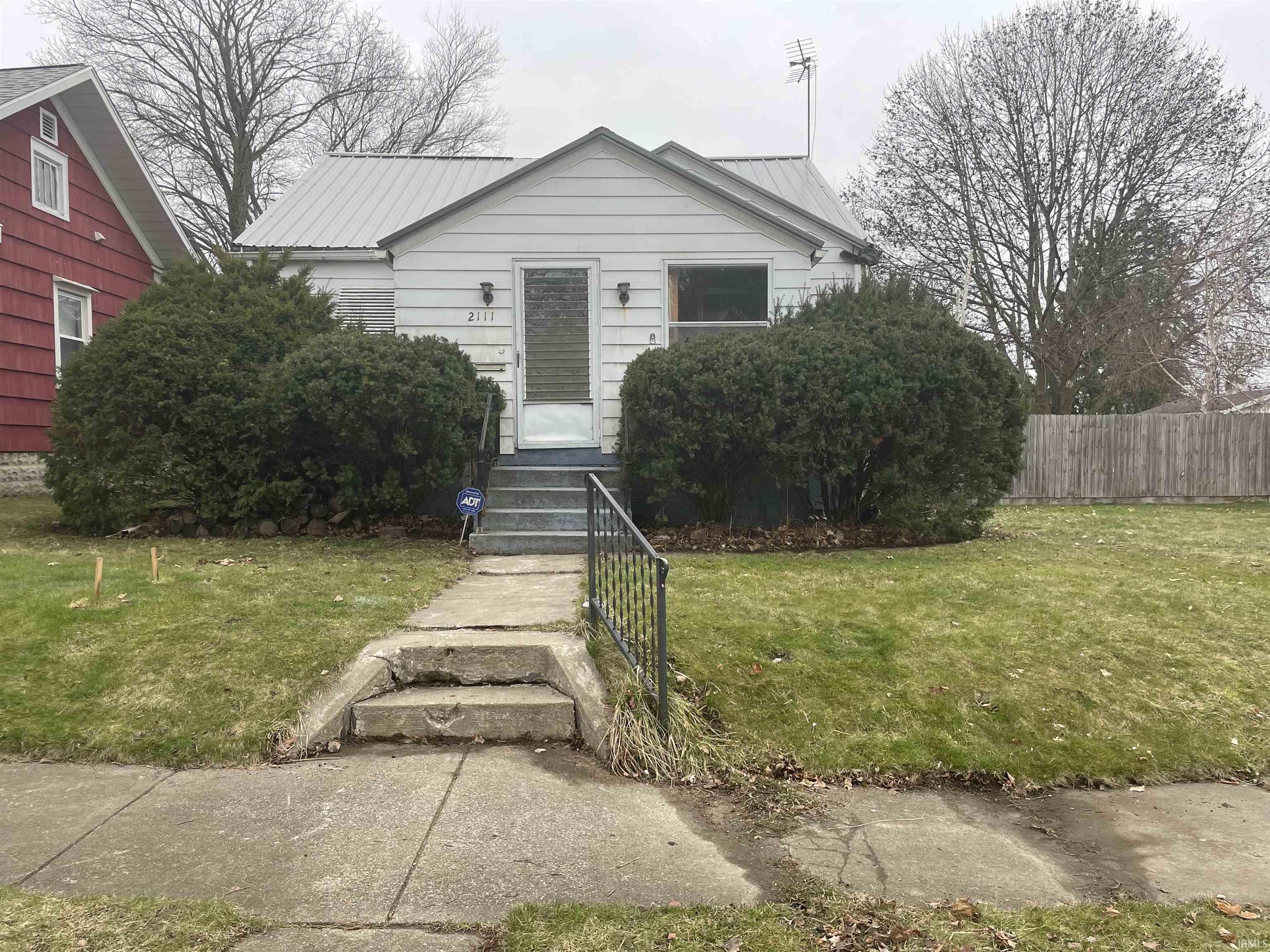 2111 Catalpa Avenue, South Bend, IN 46613