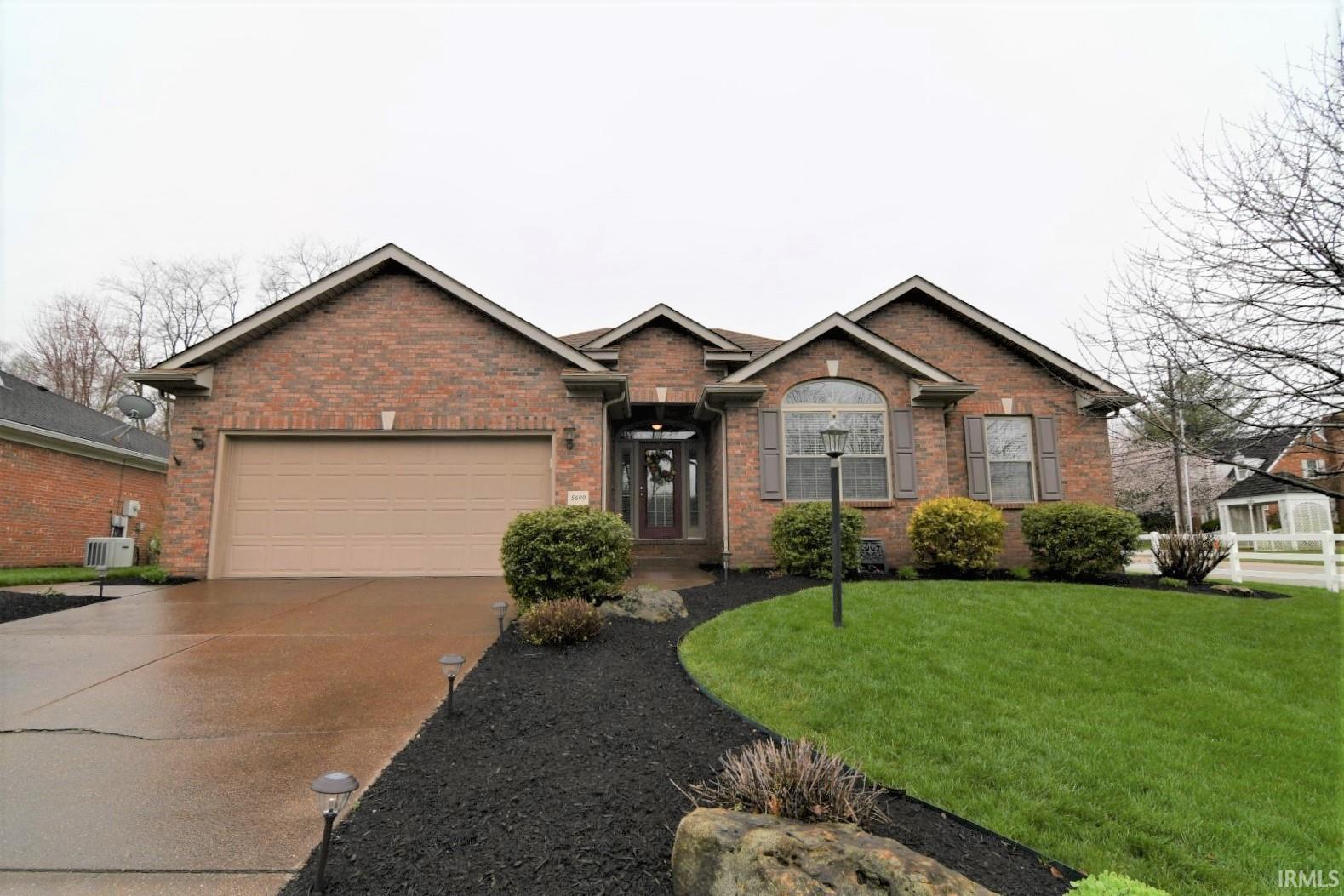 5699 Rosewood Lane, Newburgh, IN 47630