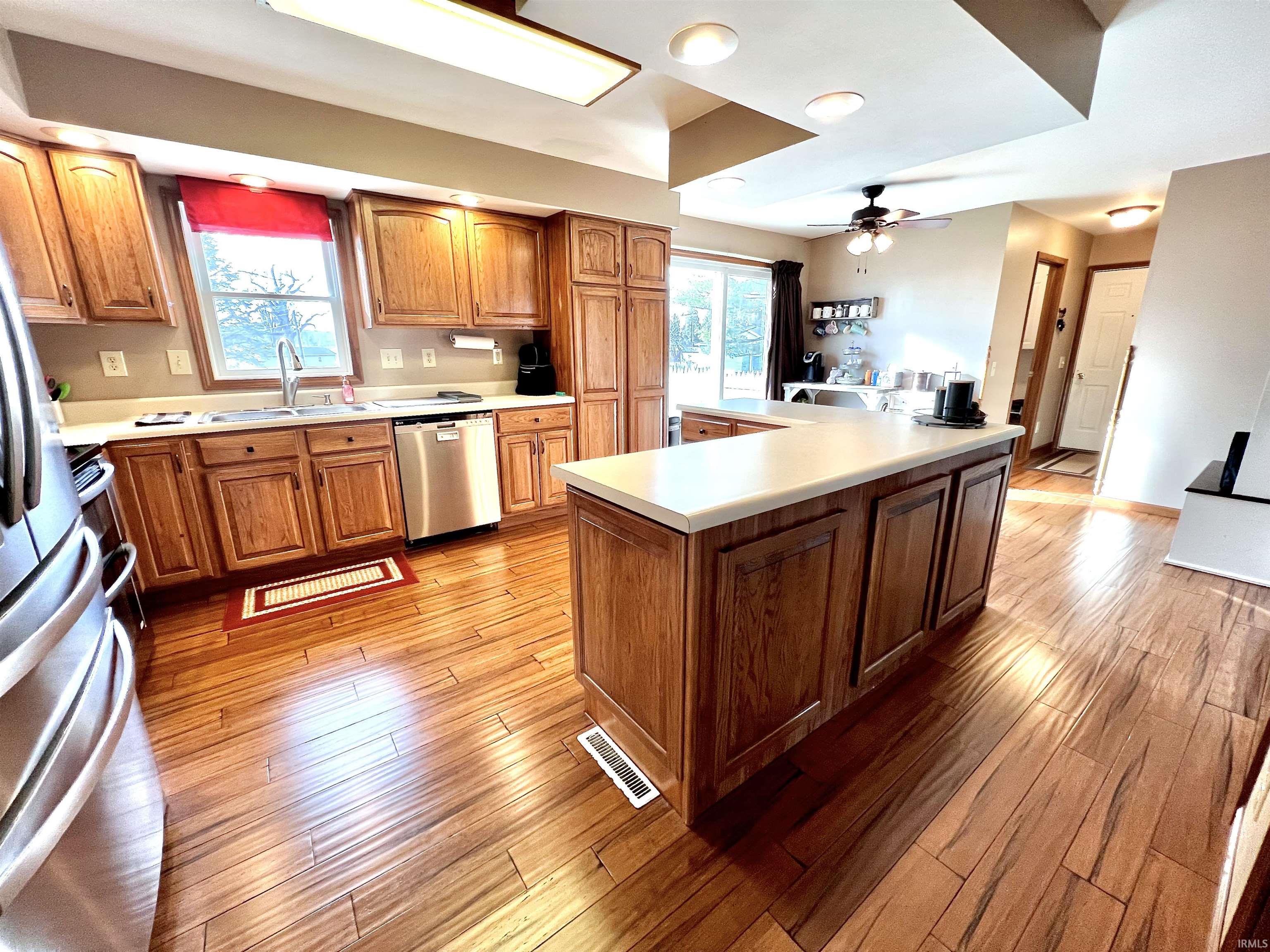 Residential for sale in Pierceton, Indiana, 202310447