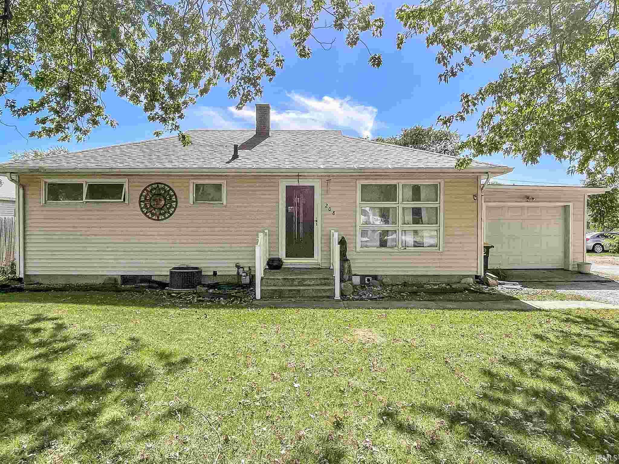 208 E North Street, Kendallville, IN 46755