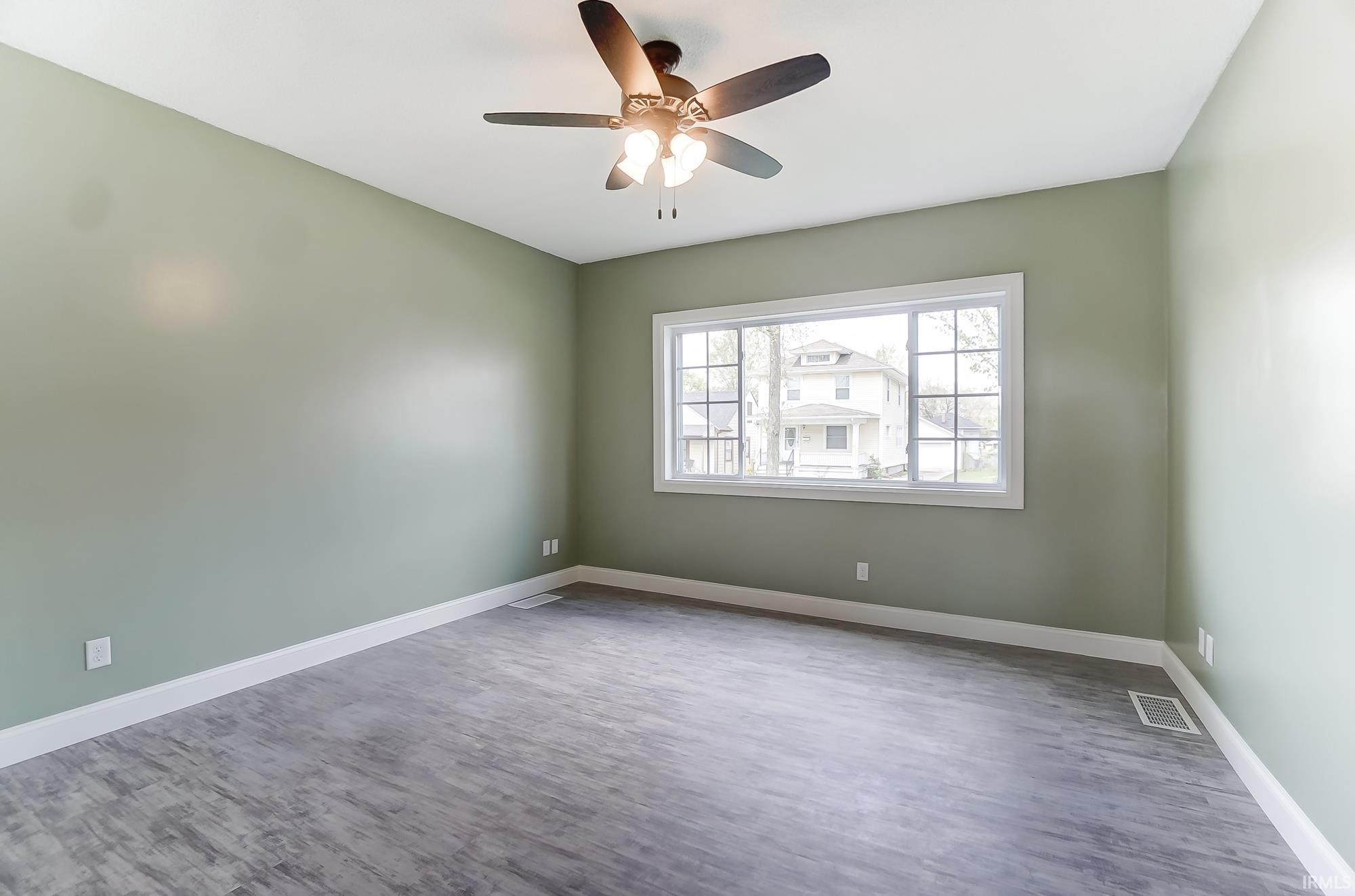 Photo 6 of 1038 Forest Avenue