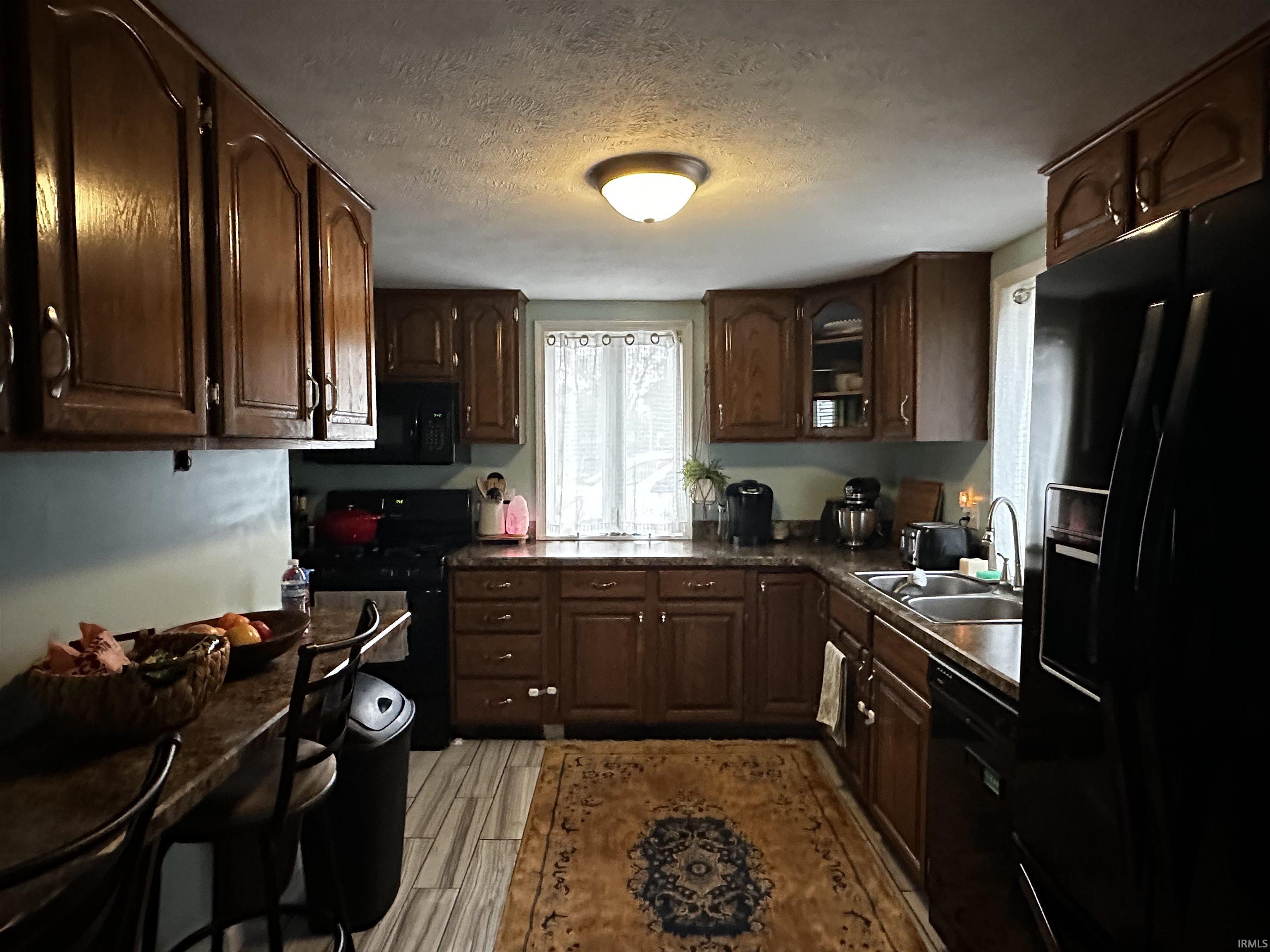 Photo 4 of 303 S Olive Street
