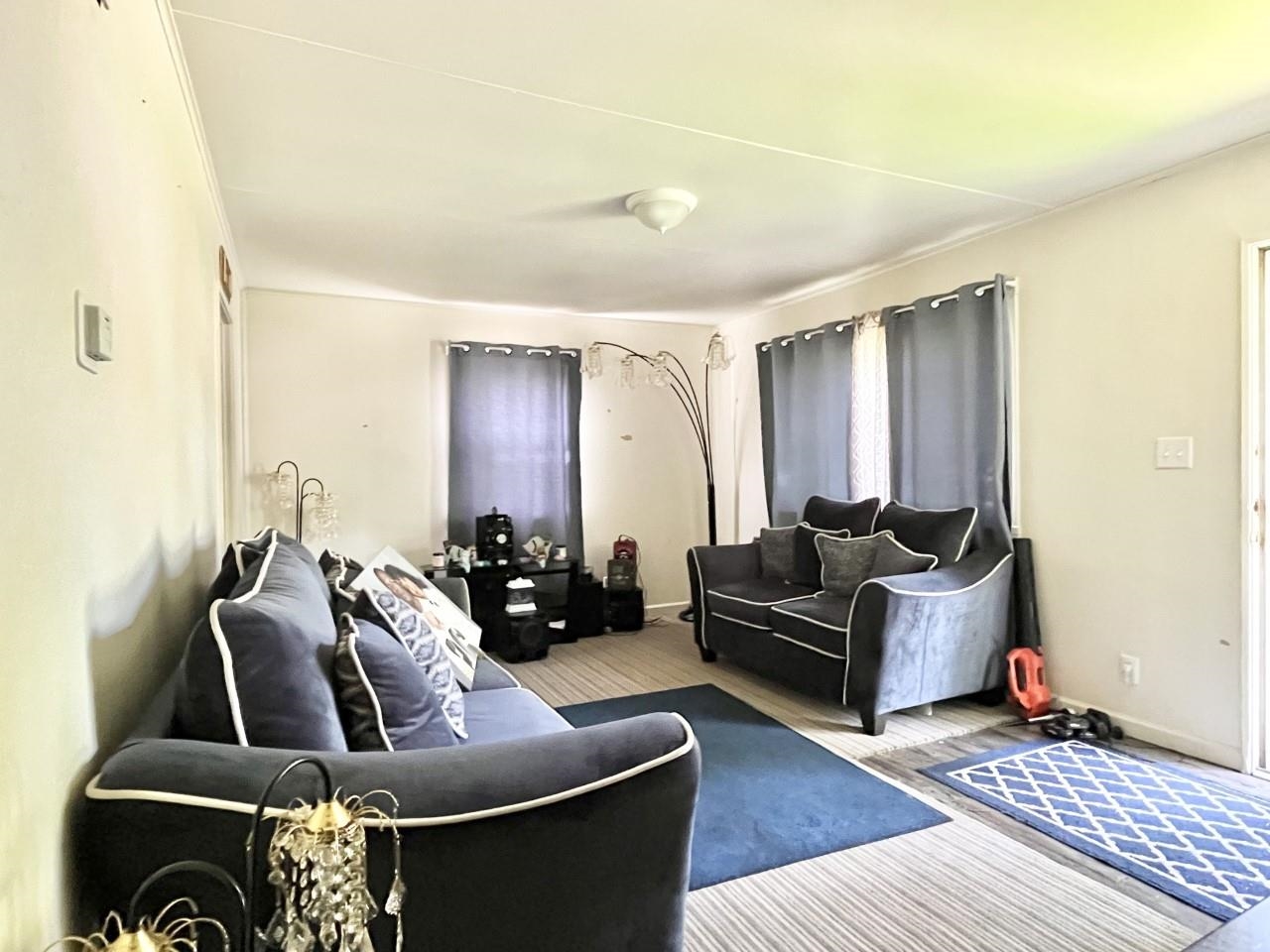 Photo 4 of 1612 Elmrow Drive