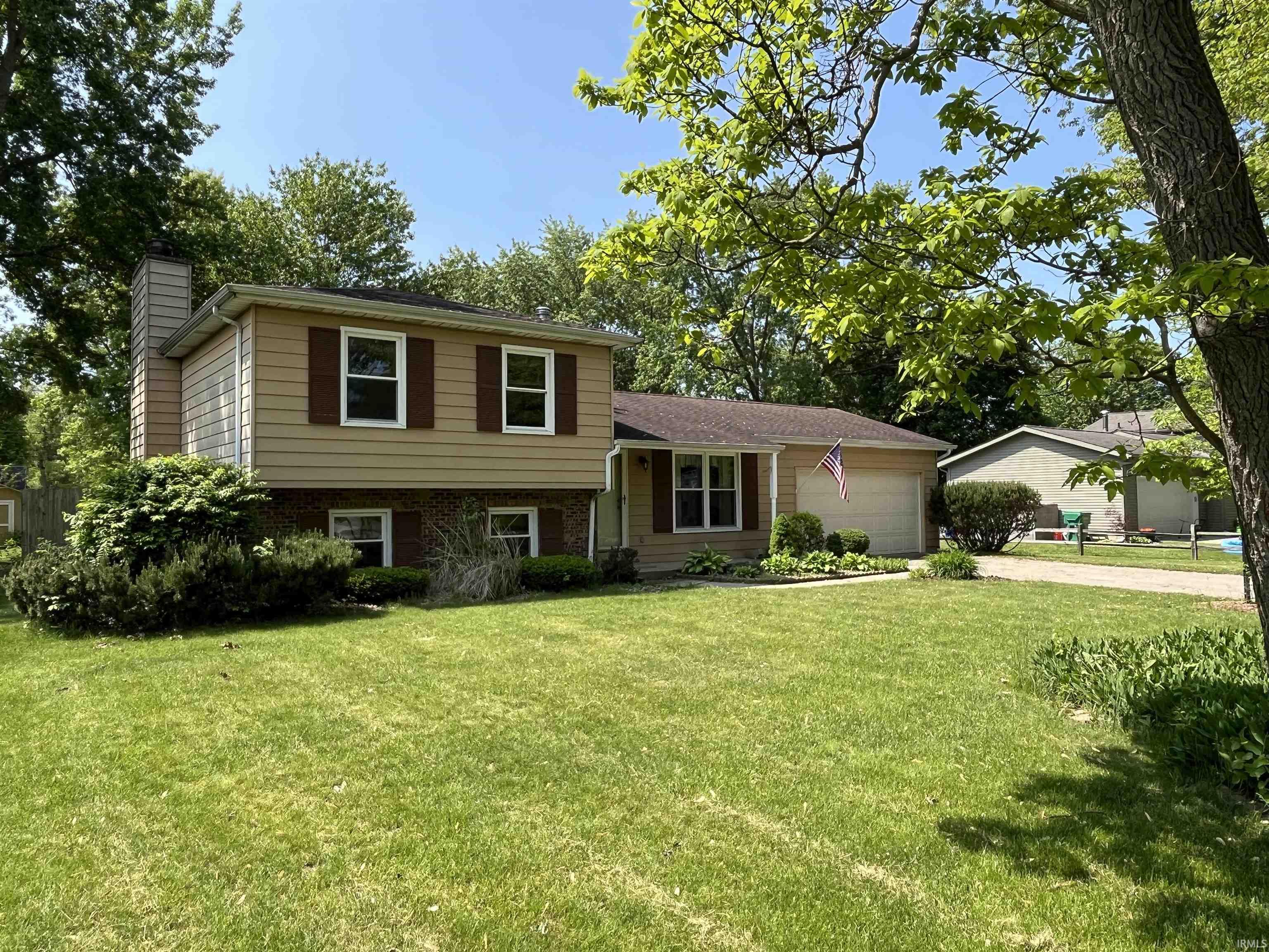23374 Broadwood Drive, Elkhart, IN 46514