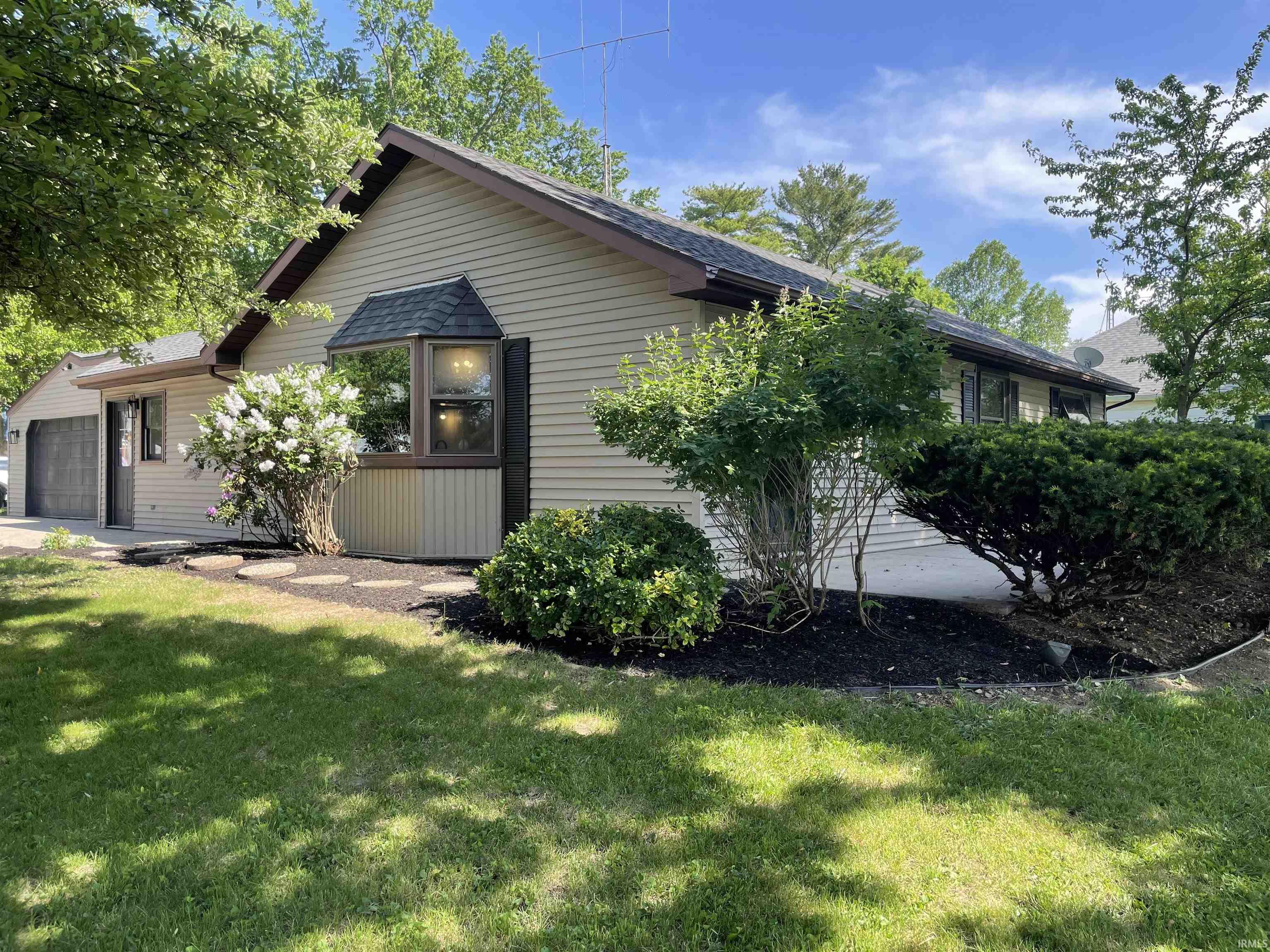 Cute house on corner lot with 3 bedrooms, 1 full bath, large yard, and 2 car garage. Lots of new updates (Floring, bathroom, kitchen, paint, and hardware). Also, new roof! With all of the updates this home is move in ready!