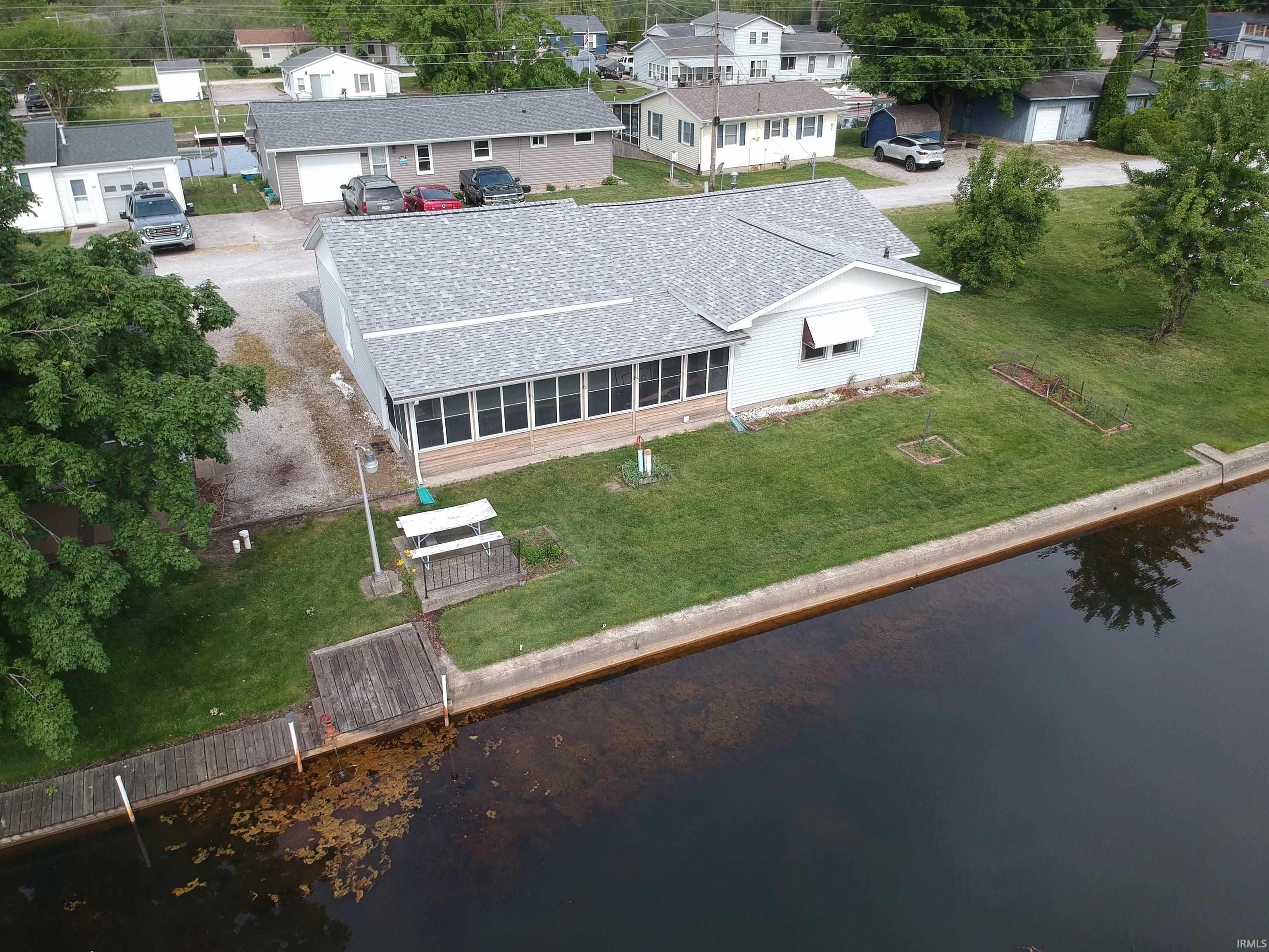 94 EMS B5 Ln, Leesburg, IN 46538