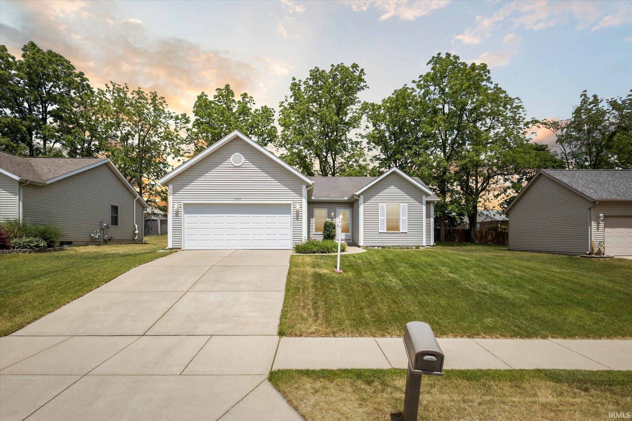 2325 Oakbrook Drive, South Bend, IN 46628
