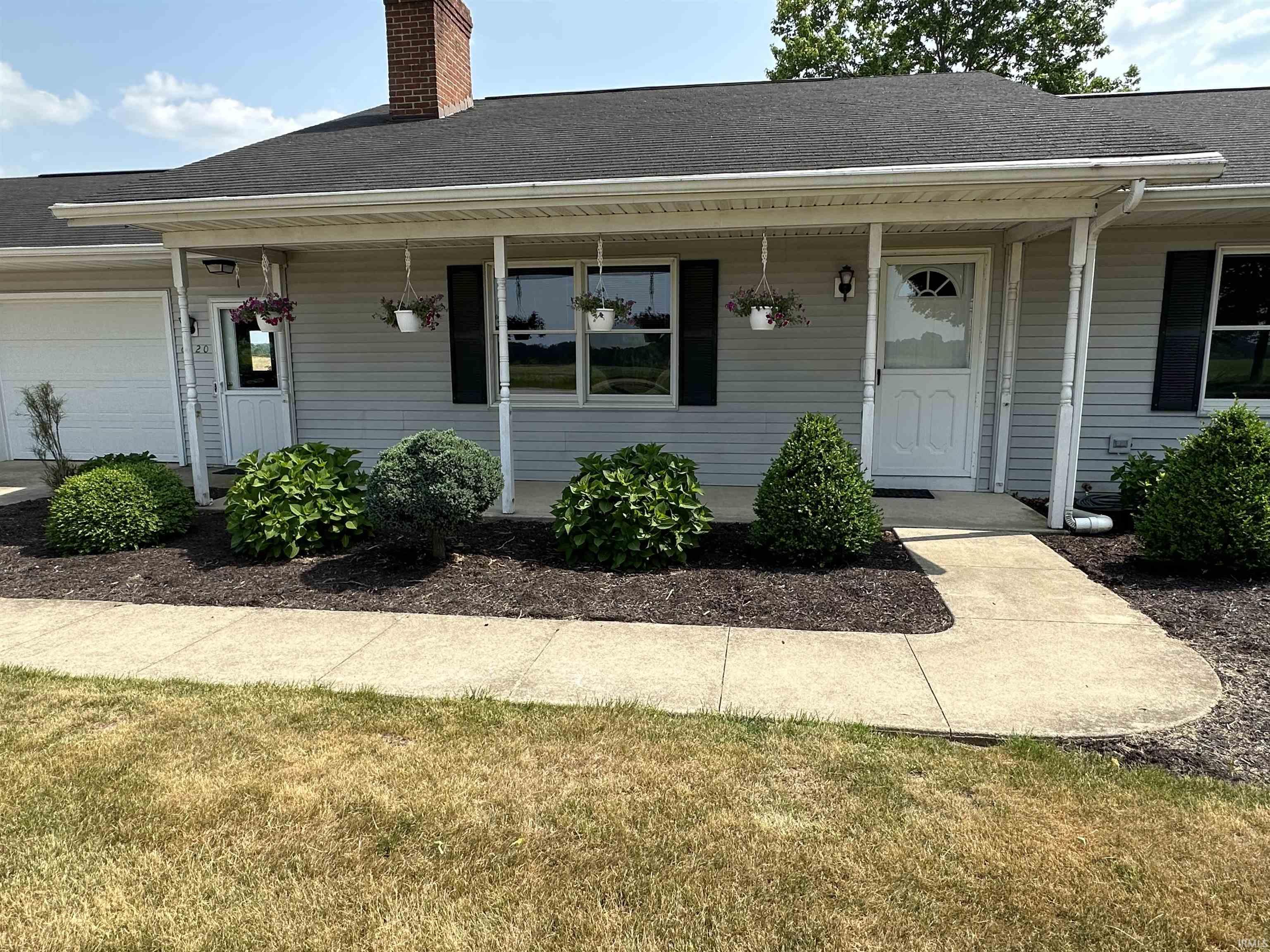 6420 E 500 s, Wolcottville, IN 46795