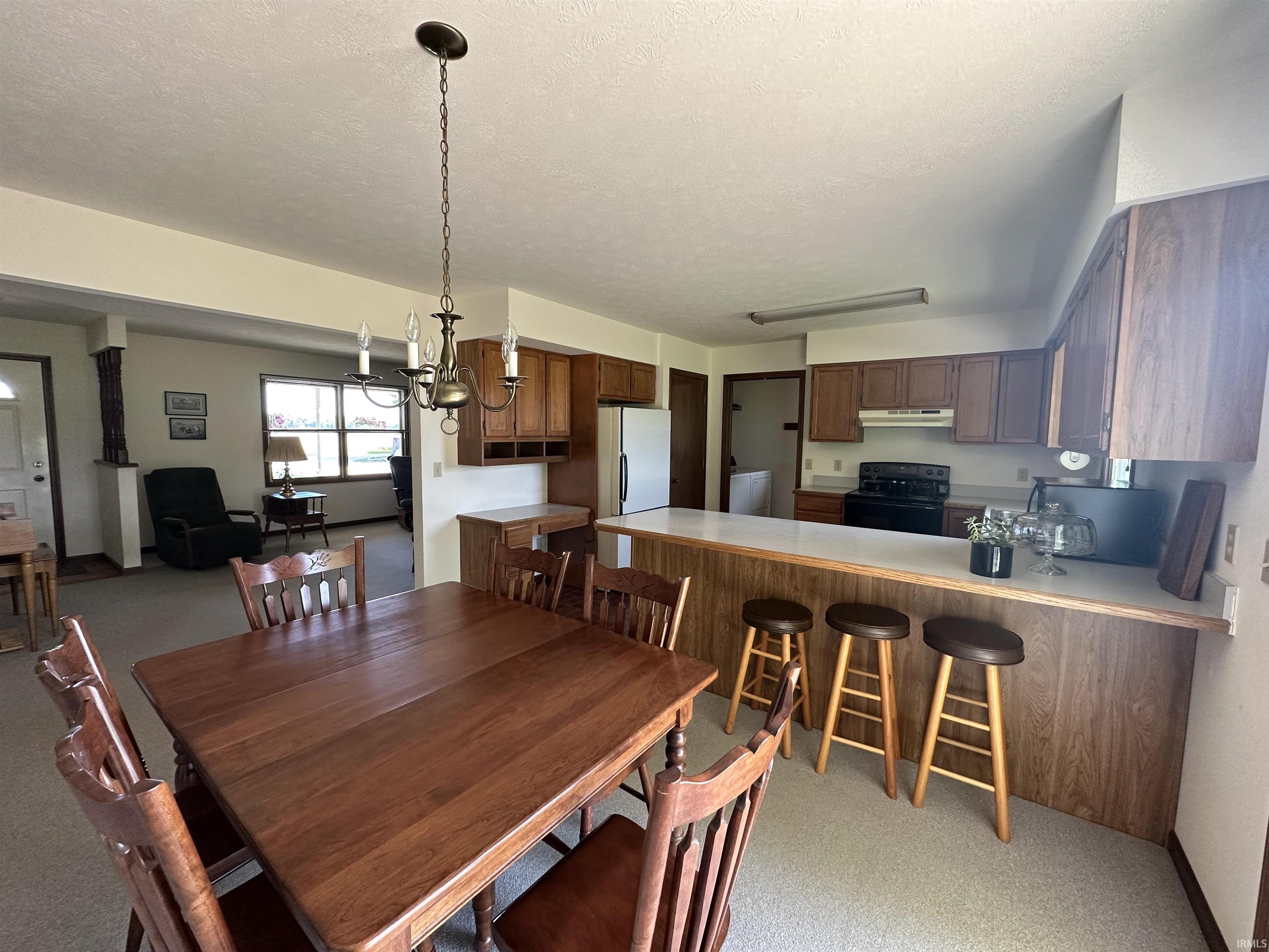 6420 E 500 s, Wolcottville, IN 46795