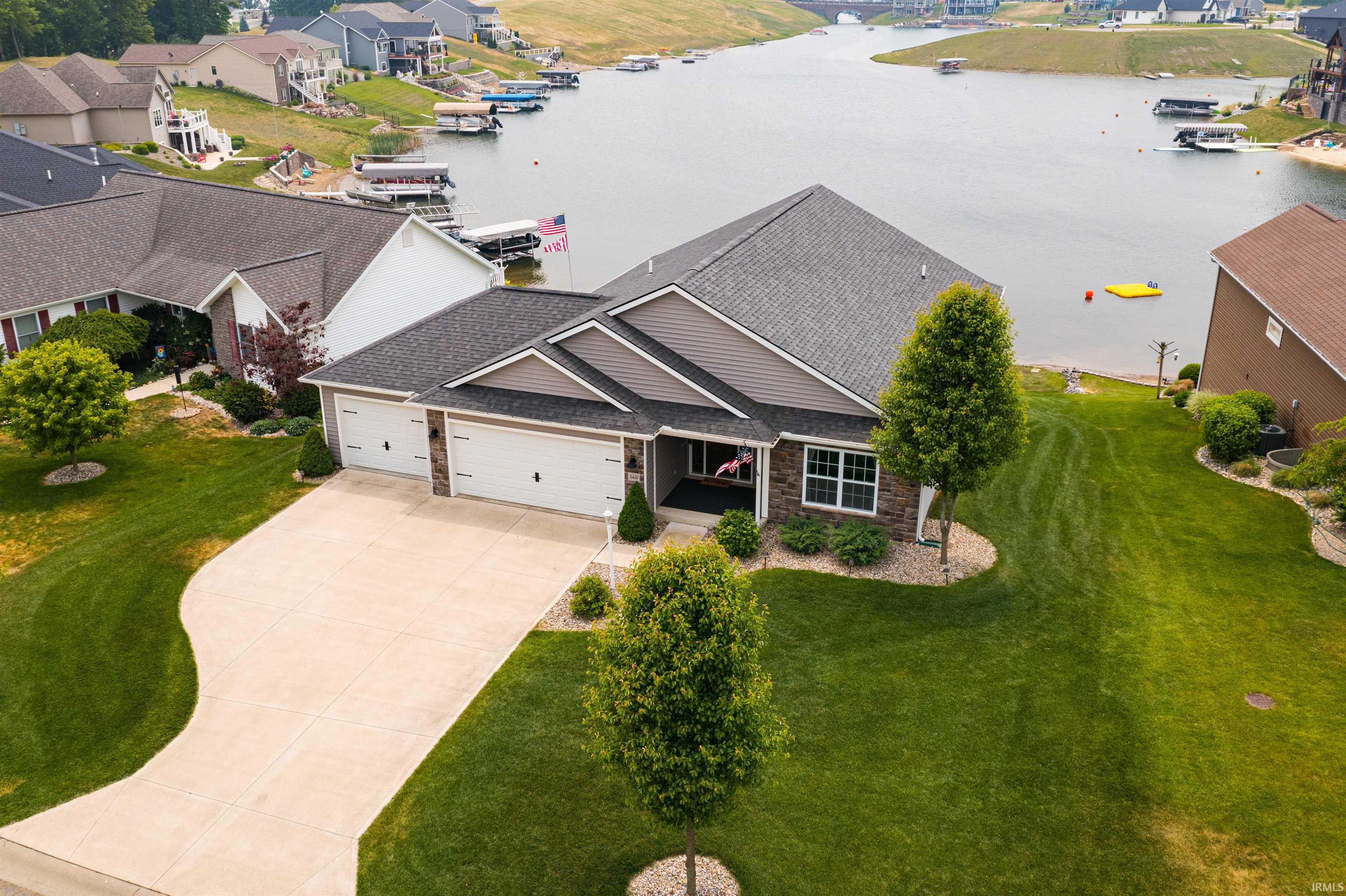660 Lane 282 Hamilton Lake, Hamilton, IN 46742