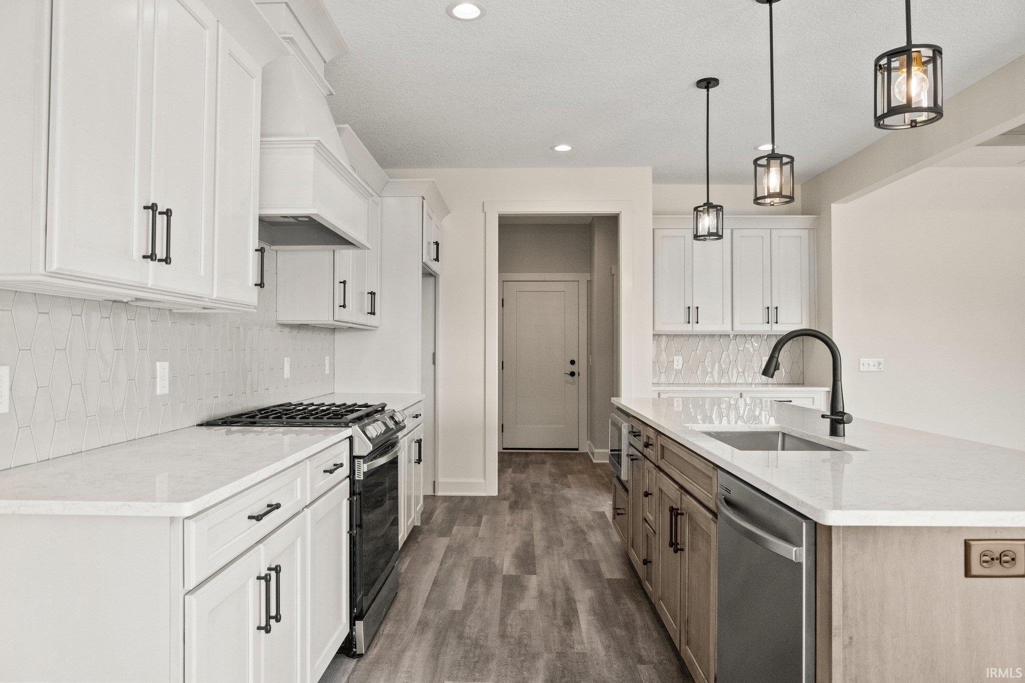 Photo 9 of 15287 Cranwood Court