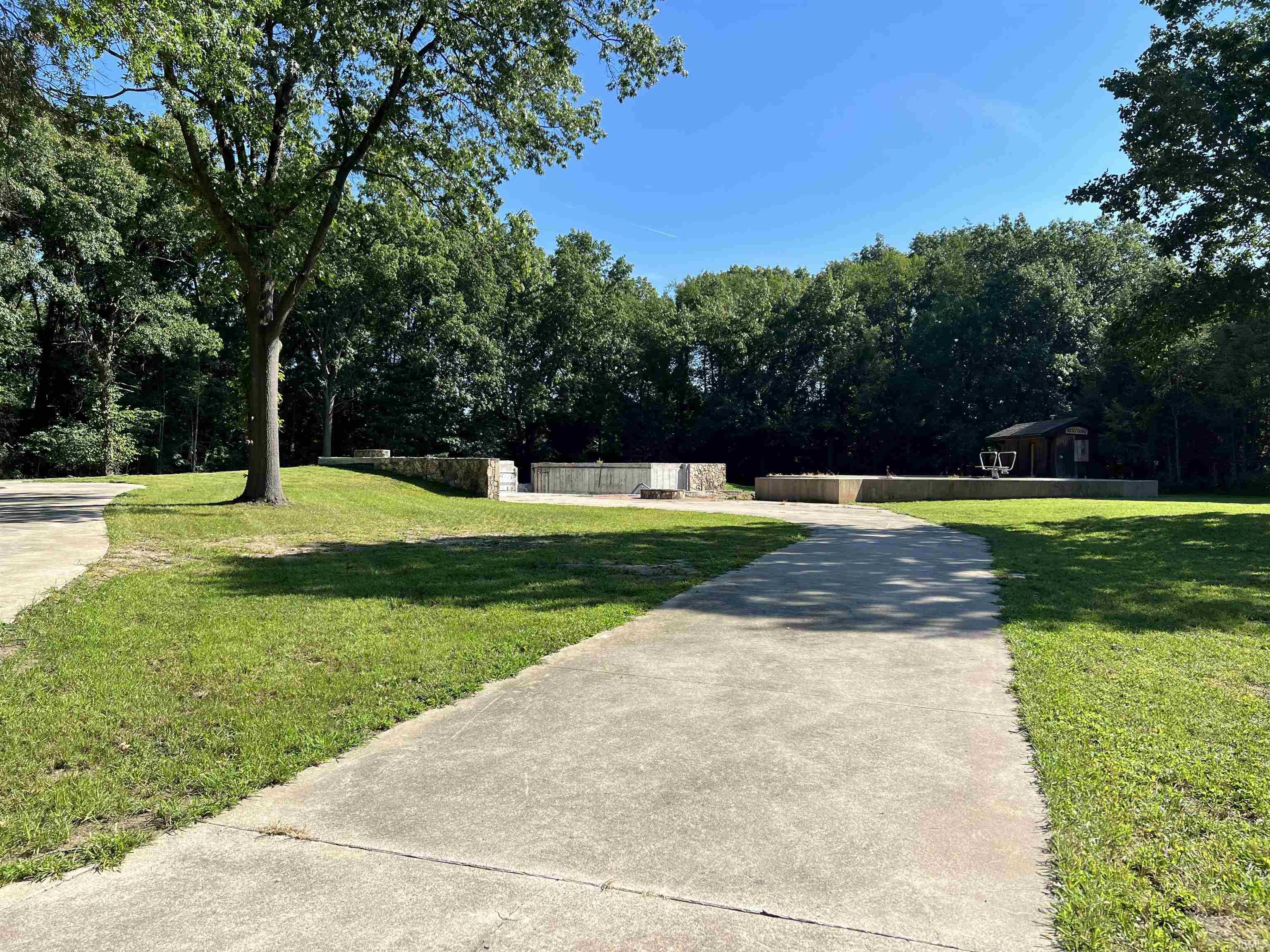 Photo 6 of 23901 Greenleaf Boulevard