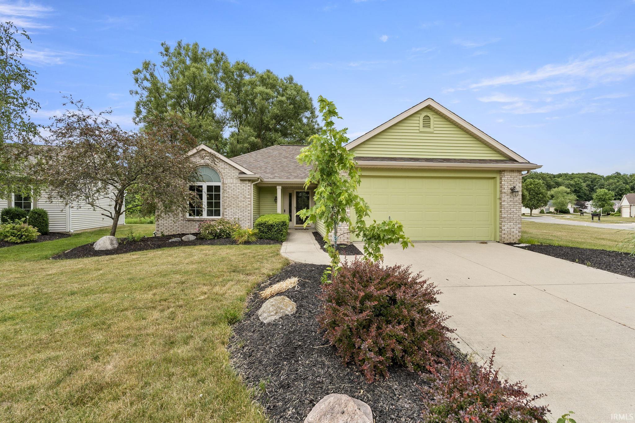 Sold 835 Falcon Creek Parkway, Fort Wayne, IN 46845 MLS 202322093