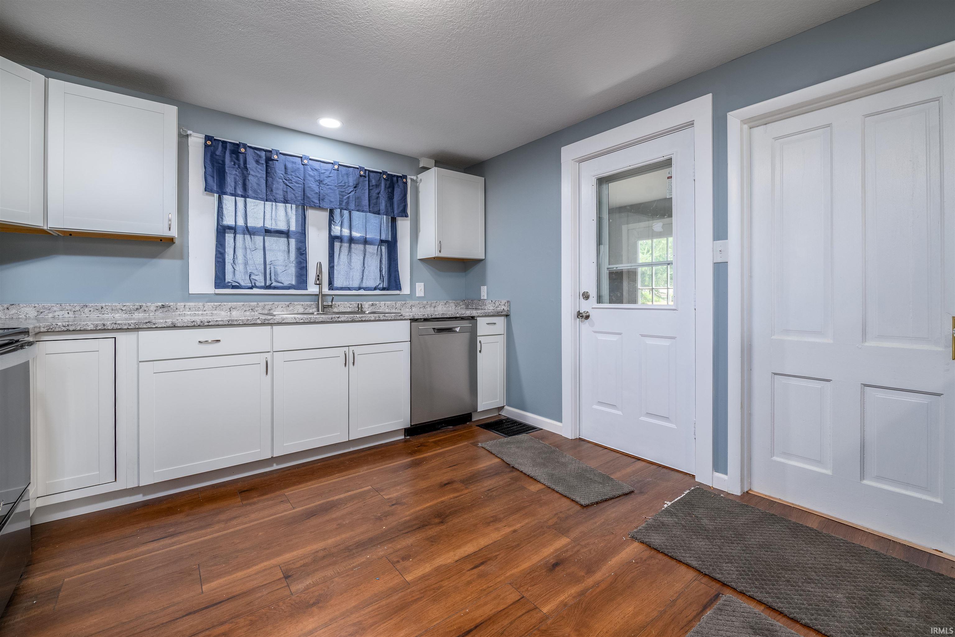 Photo 4 of 428 S Briant Street