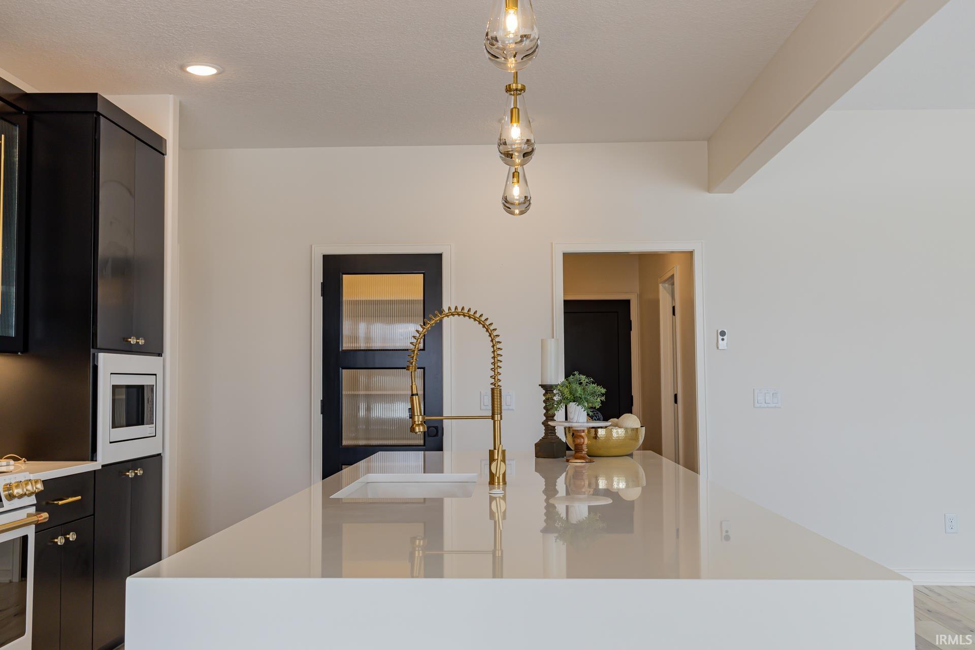Photo 14 of 2021 Fairway Drive