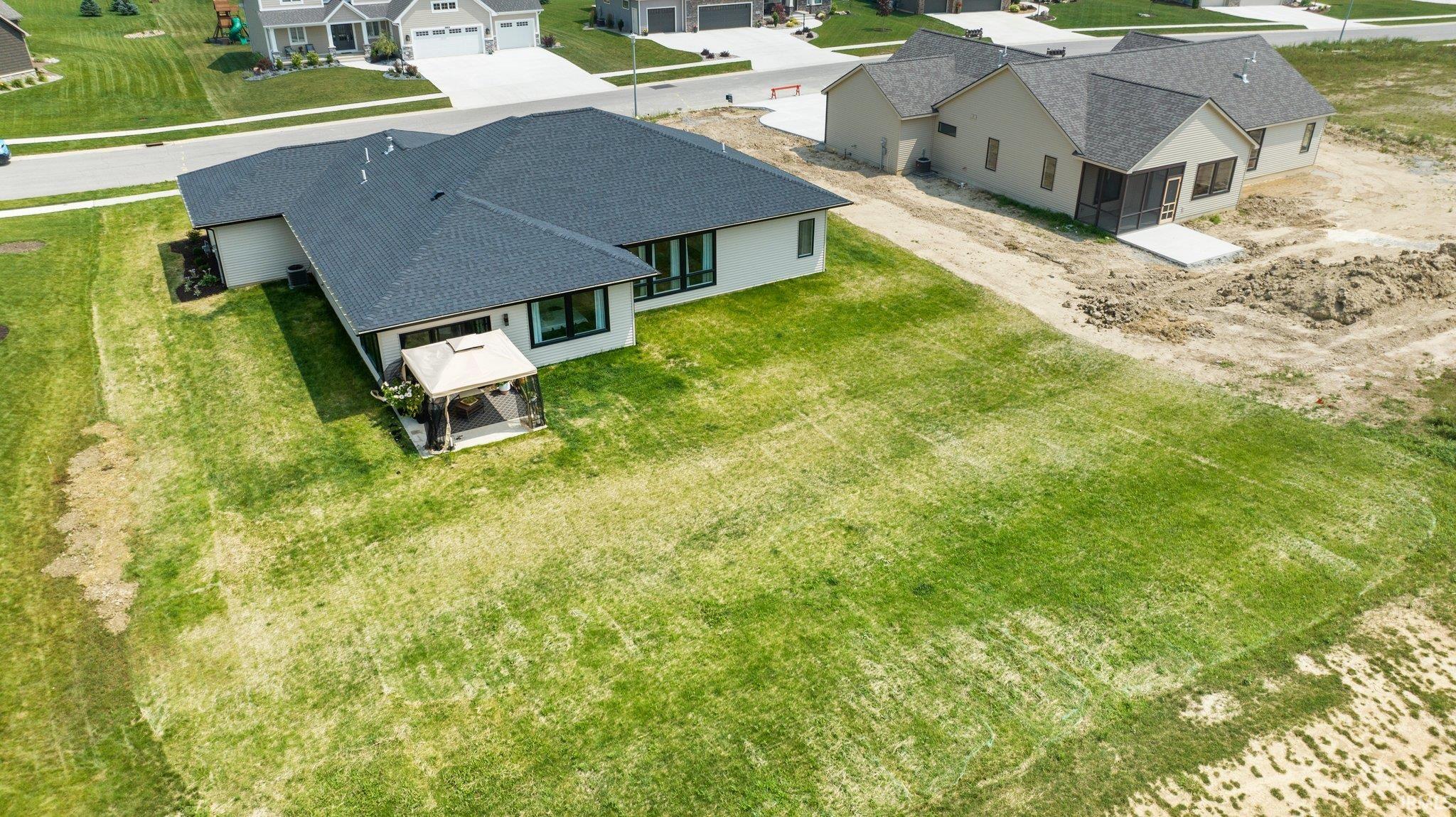 Photo 7 of 2021 Fairway Drive