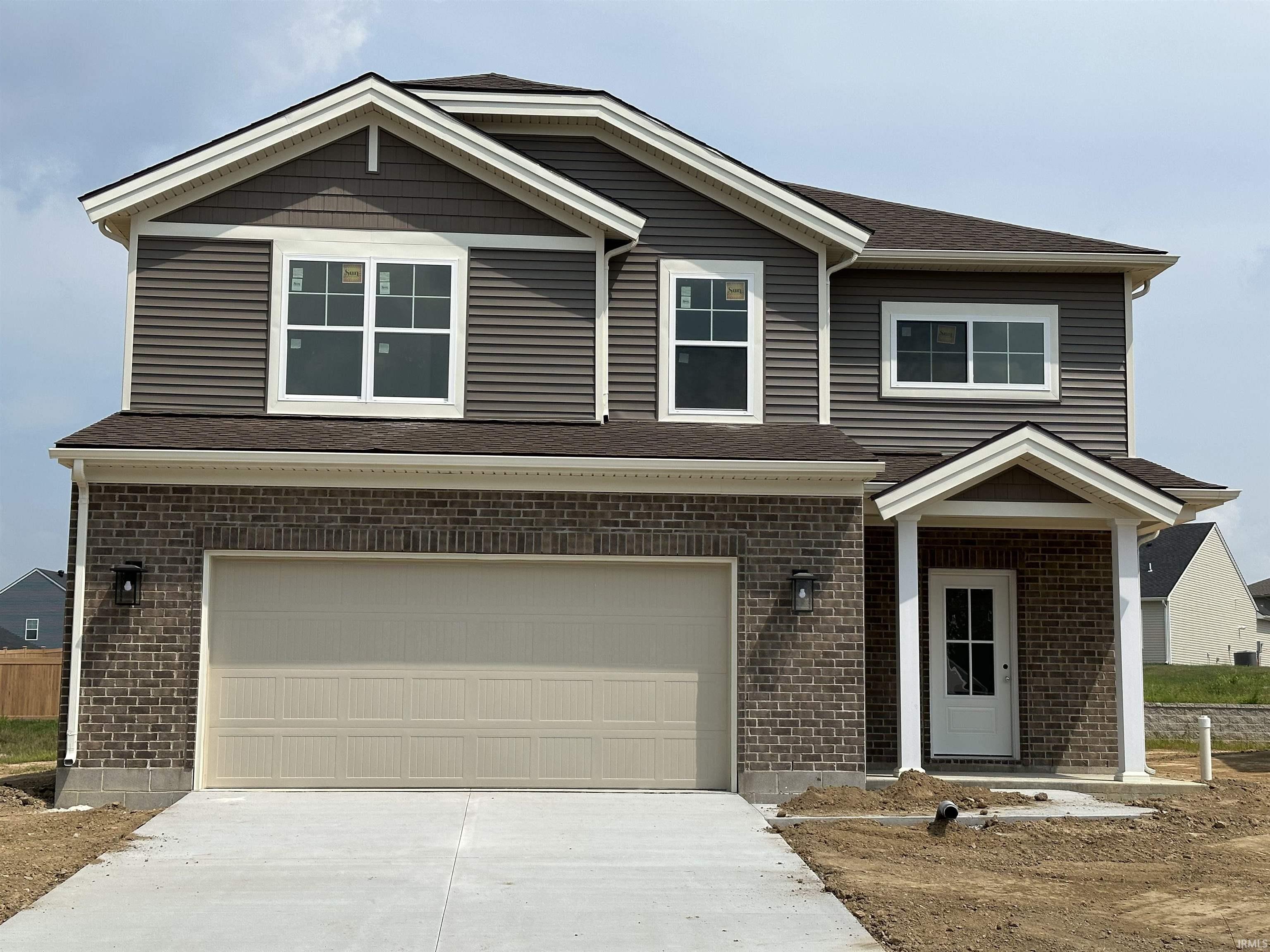 1405 N Hunters Crossing Circle, Huntingburg, IN 47542