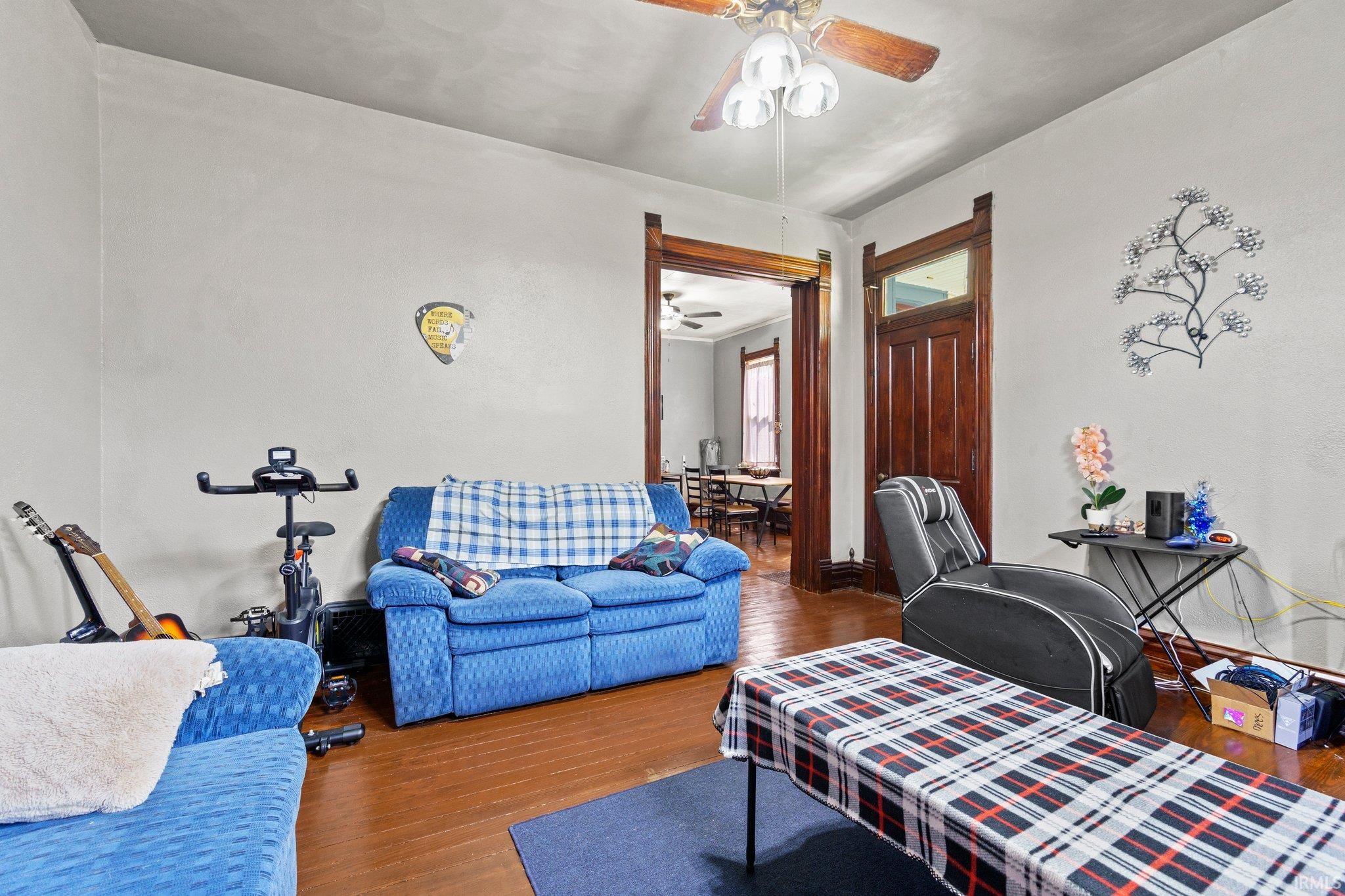 Photo 4 of 933 Savilla Avenue