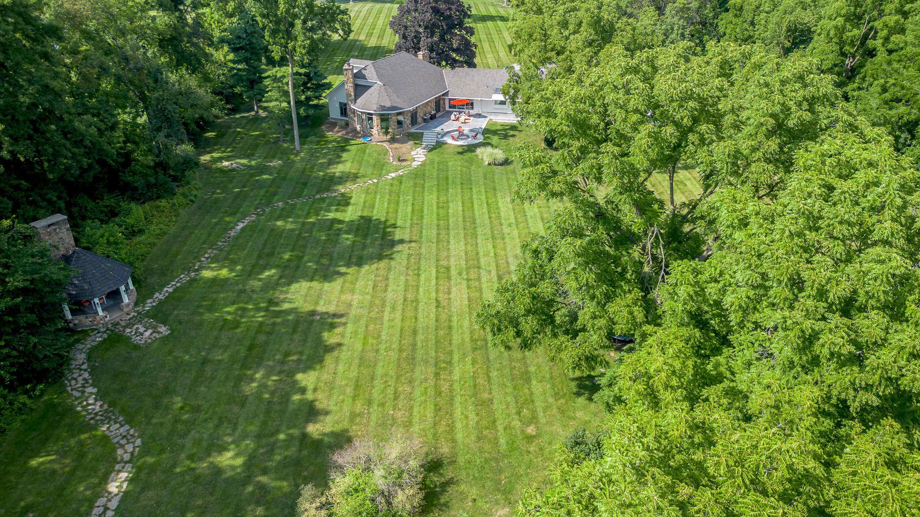 Photo 3 of 9711 Covington Road