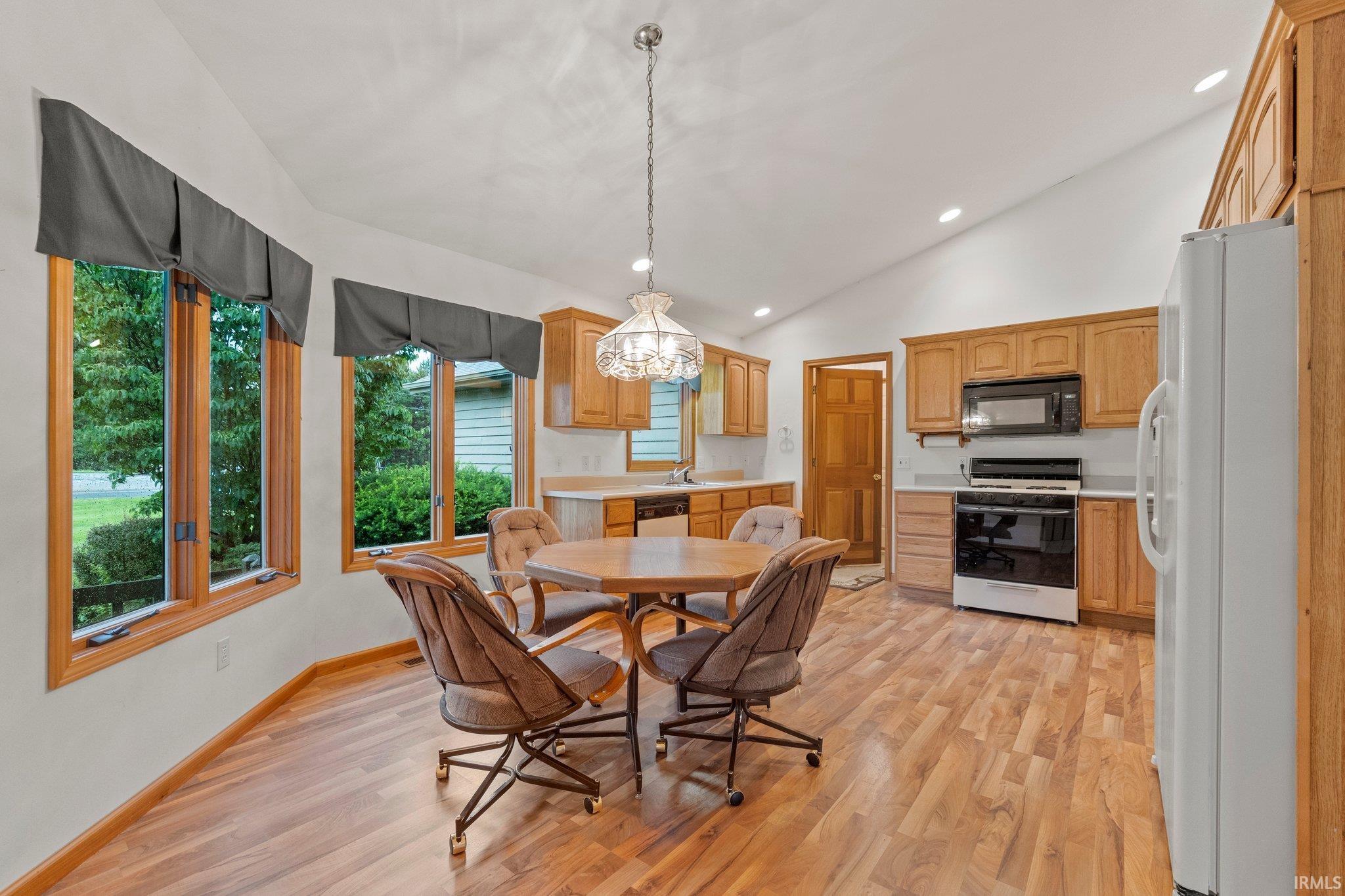 Photo 3 of 3795 W Landis Rd