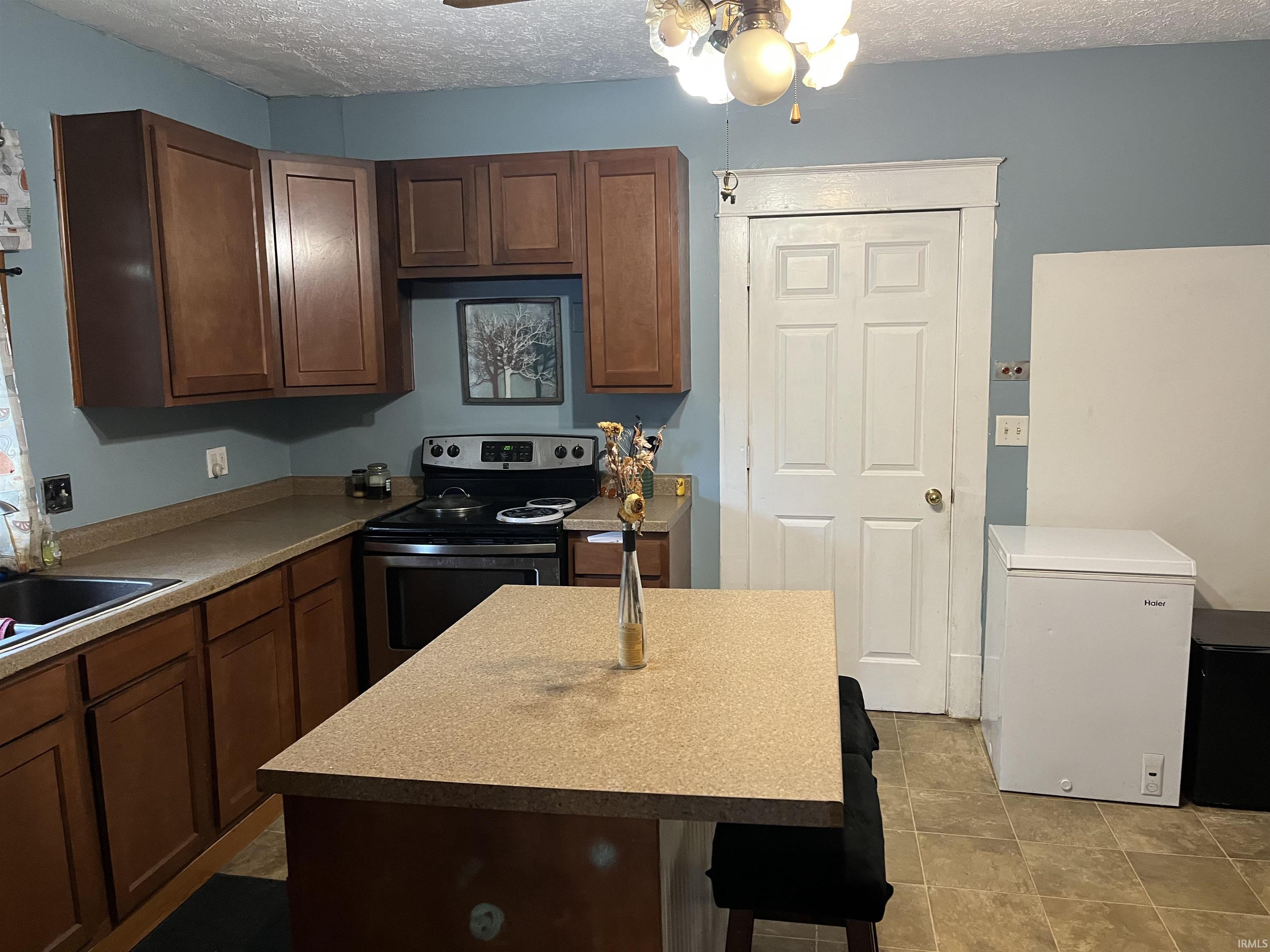 Photo 16 of 109 S Olive Street