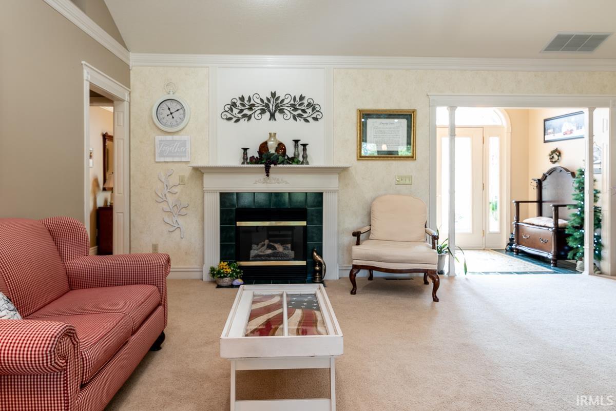 Photo 6 of 1001 Lakeview Drive