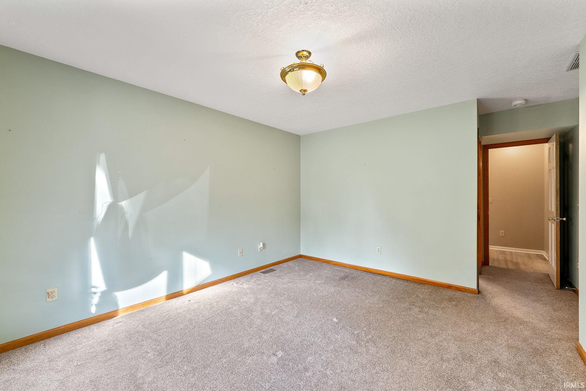 Photo 20 of 25 S Pinehurst Court
