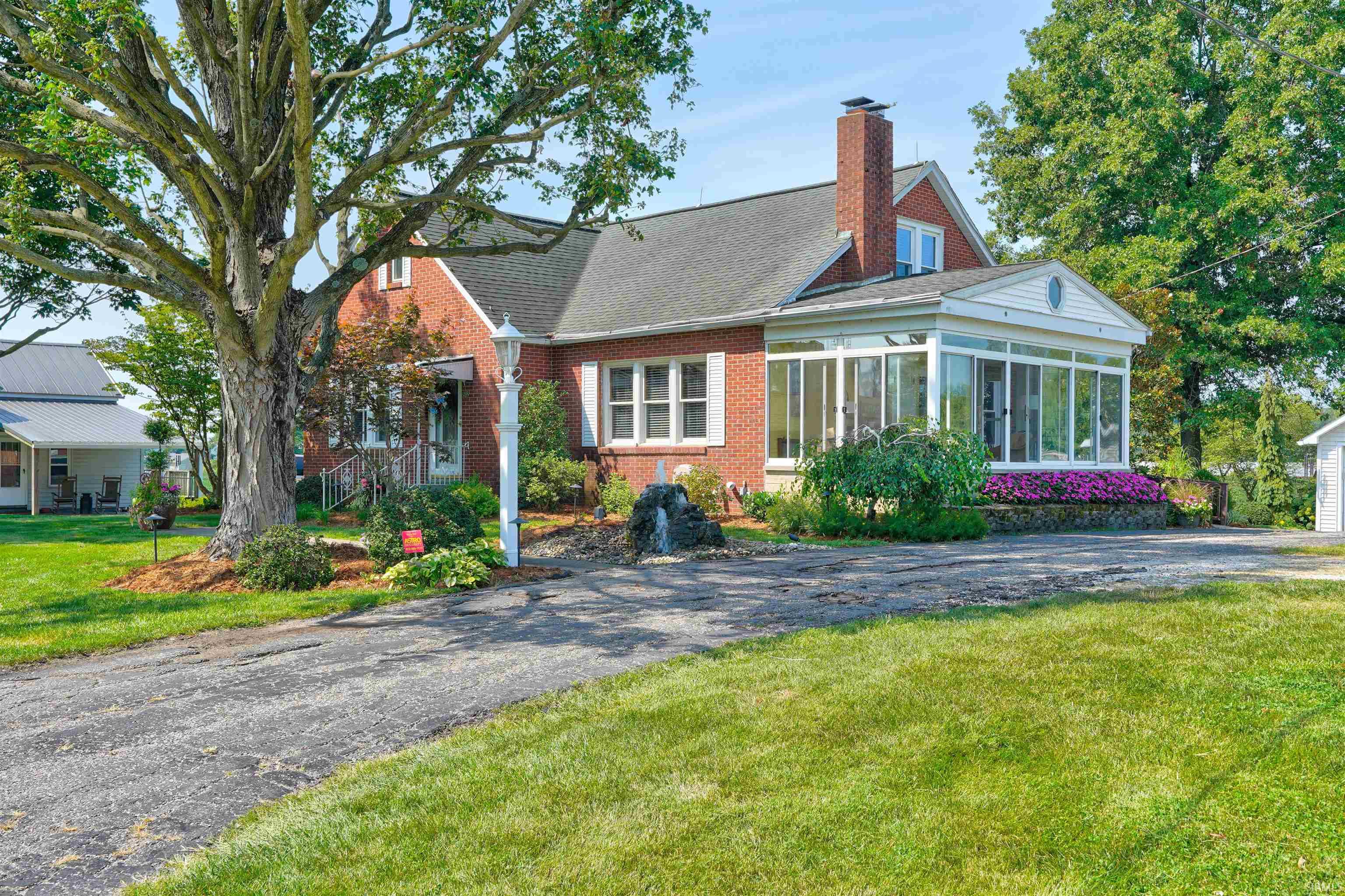 802 S 5th Street, Holland, IN 47541