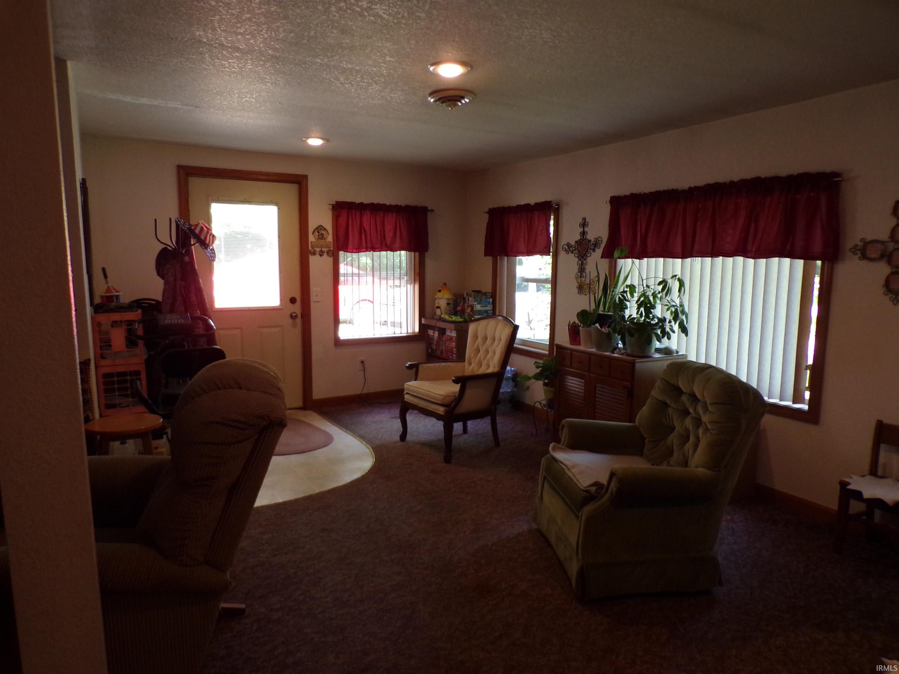 Photo 3 of 990 N 055 E
