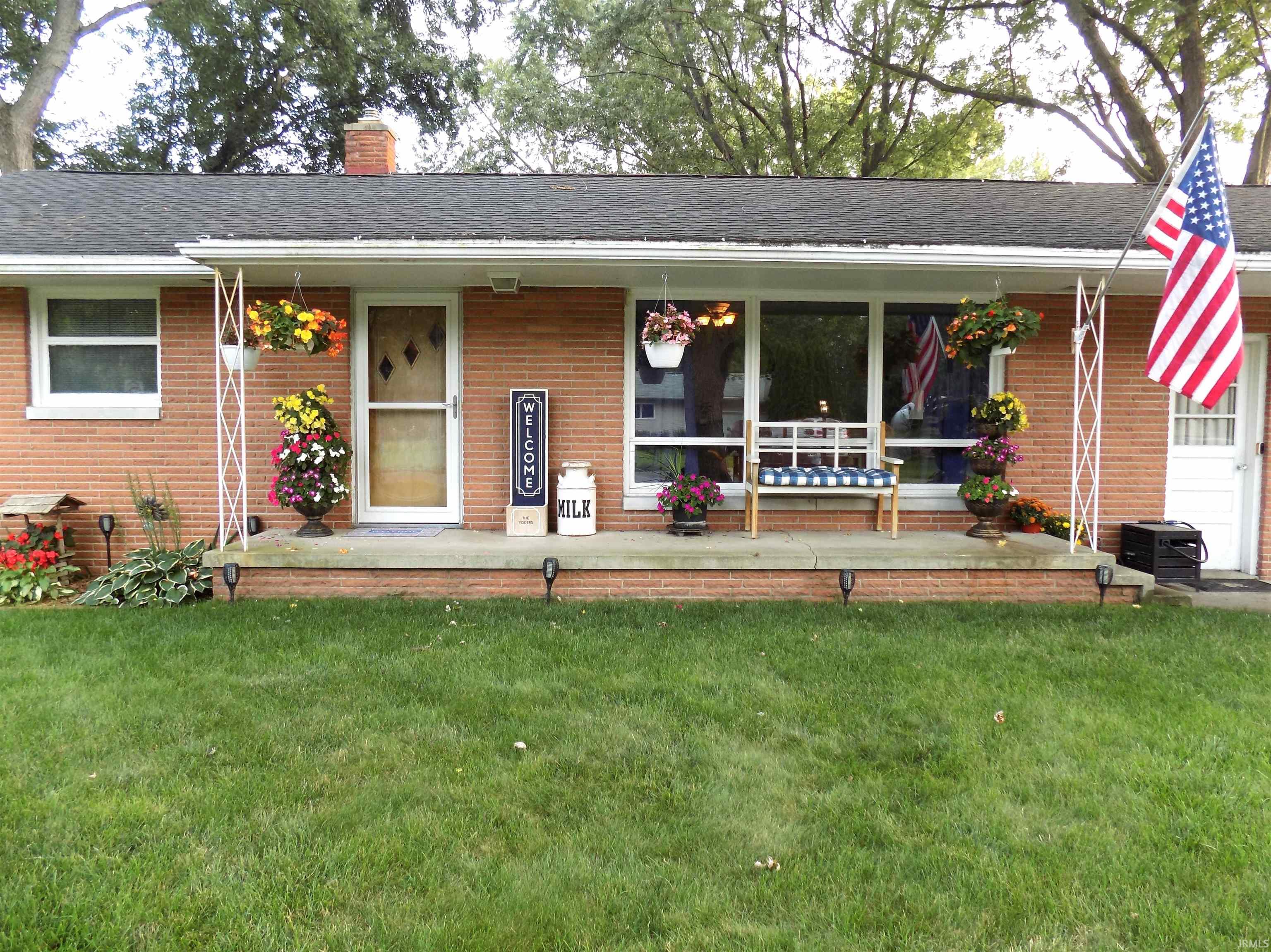 Photo 1 of 1606 W Lincoln Avenue