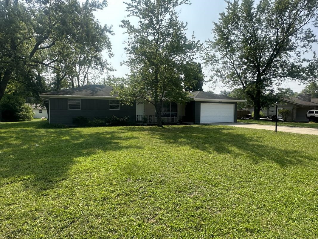 Photo 3 of 7226 Lamont Drive