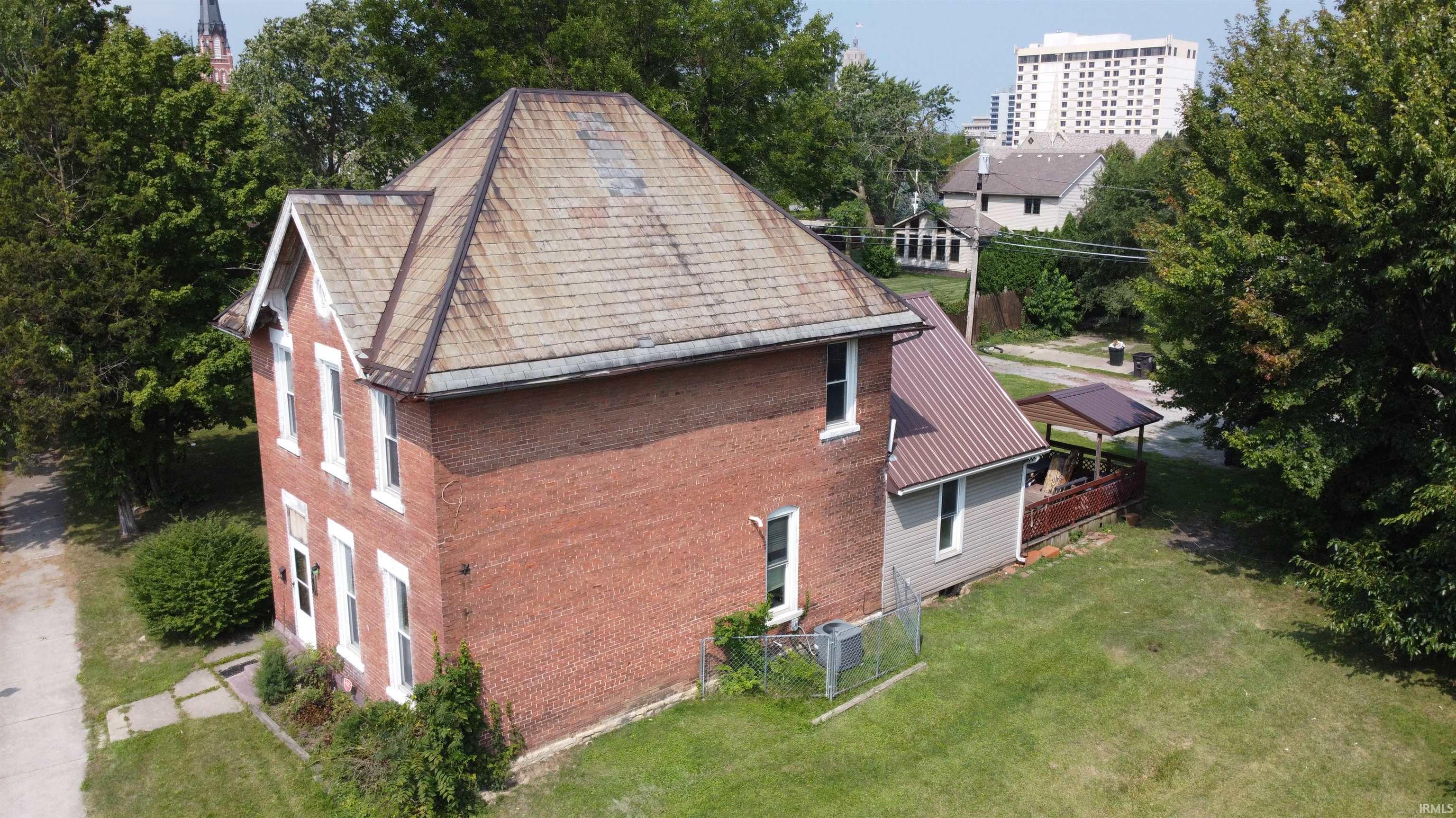 Photo 2 of 447 E Lewis Street