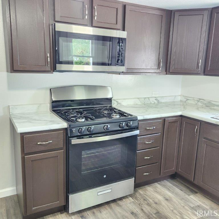 Photo 4 of 645 Dowling Street