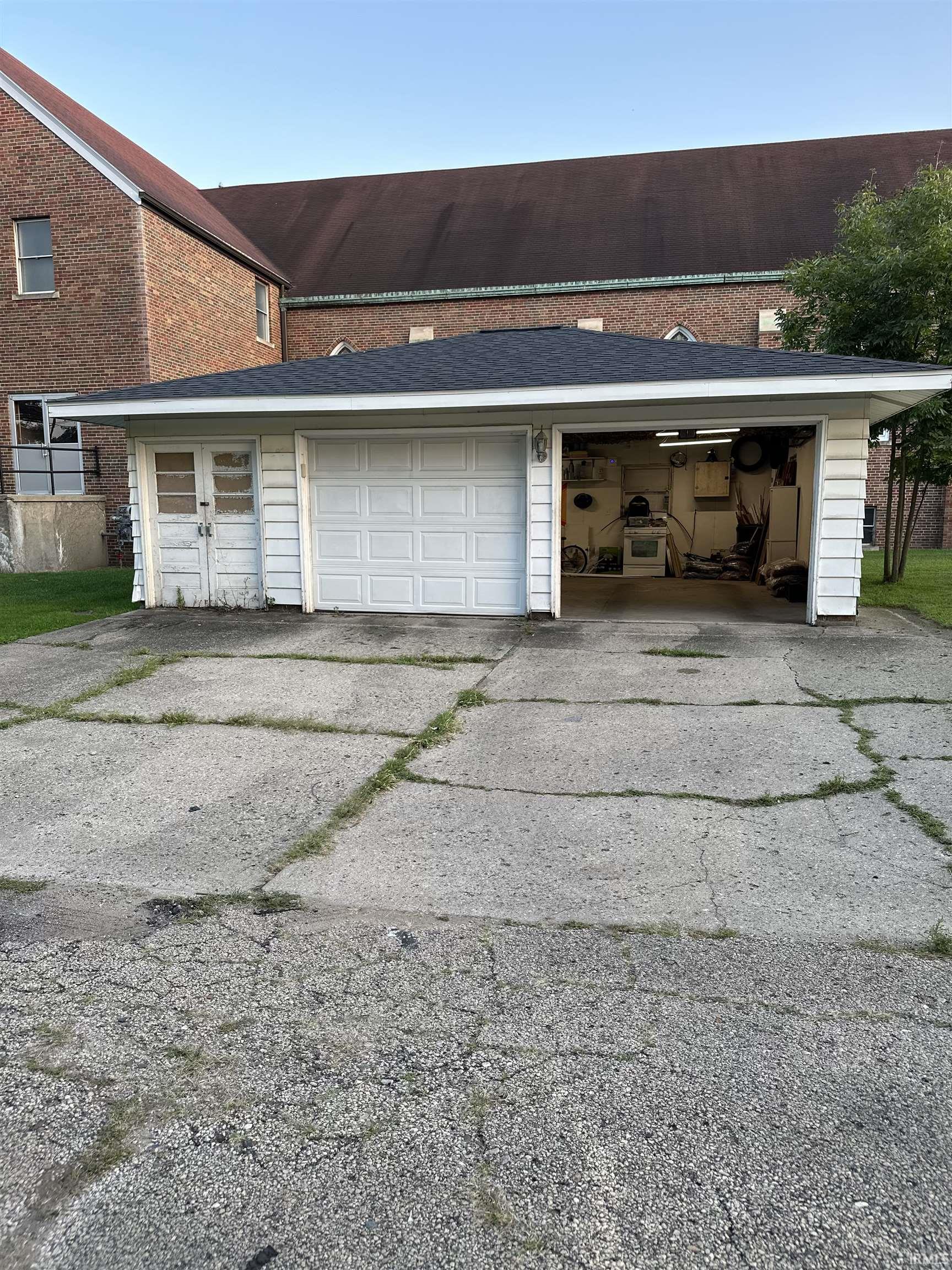 Photo 4 of 1716 Benham Avenue