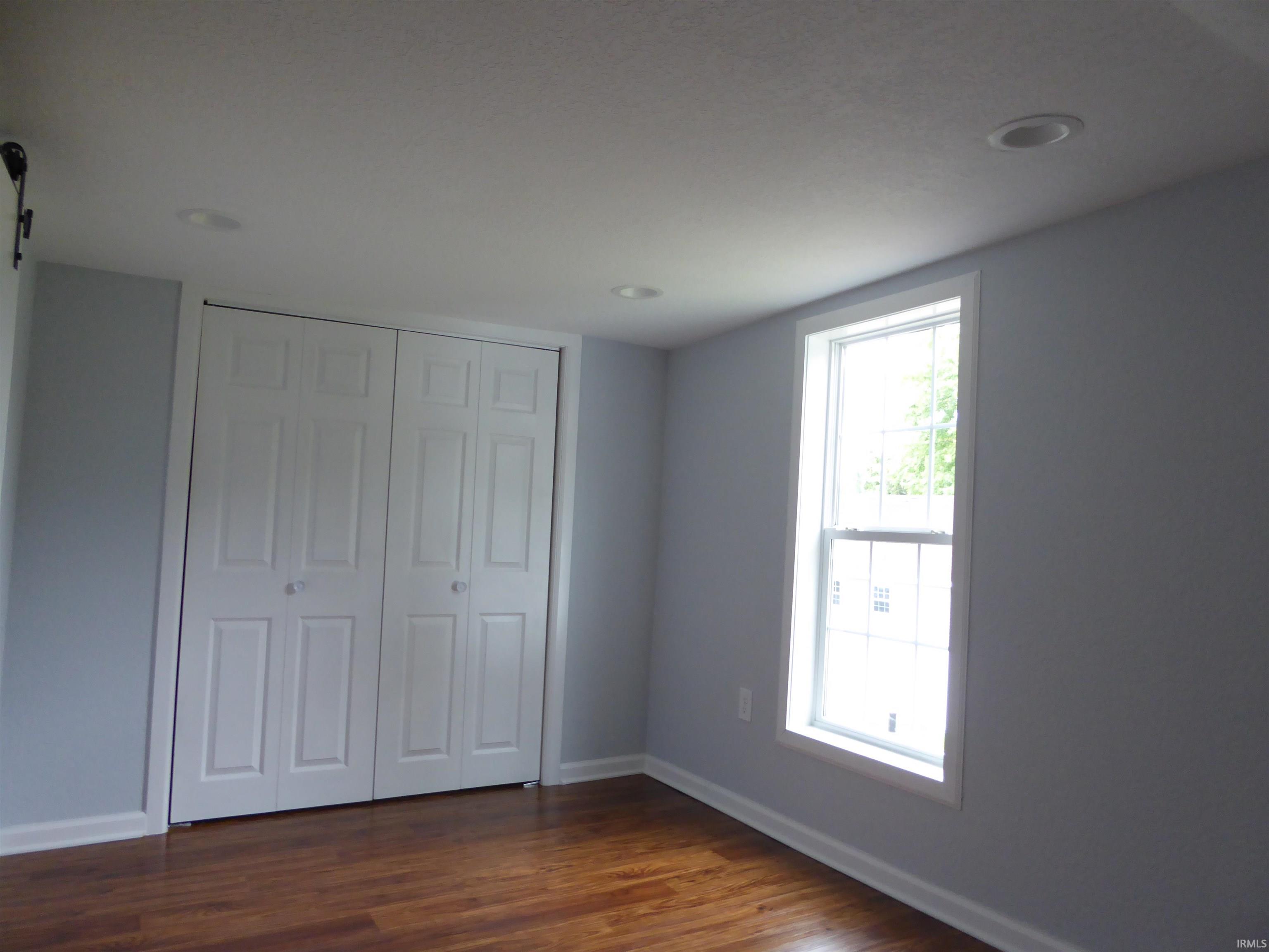 Photo 14 of 406 Johnson Street