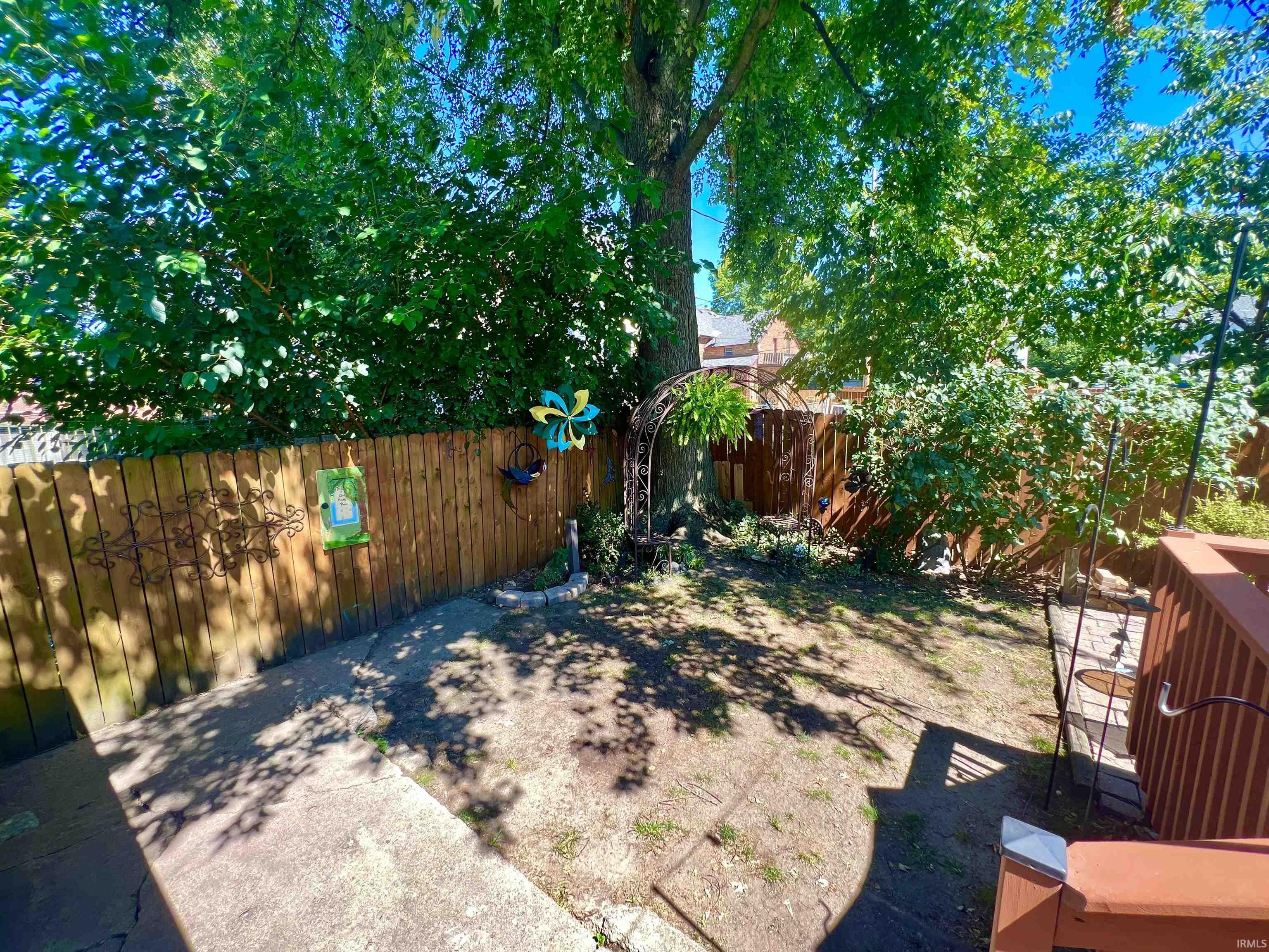 Photo 23 of 413 S Oak Street