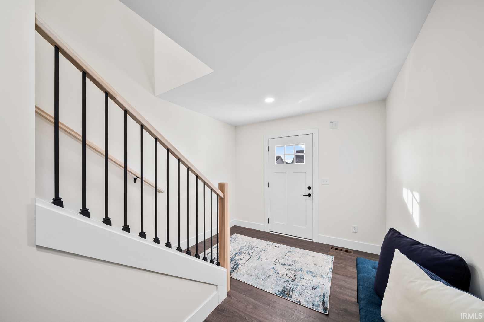 Homes for sale in Mishawaka, IN | 1114 Beacon Dr, Mishawaka, IN 46544 | MLS# 202331205