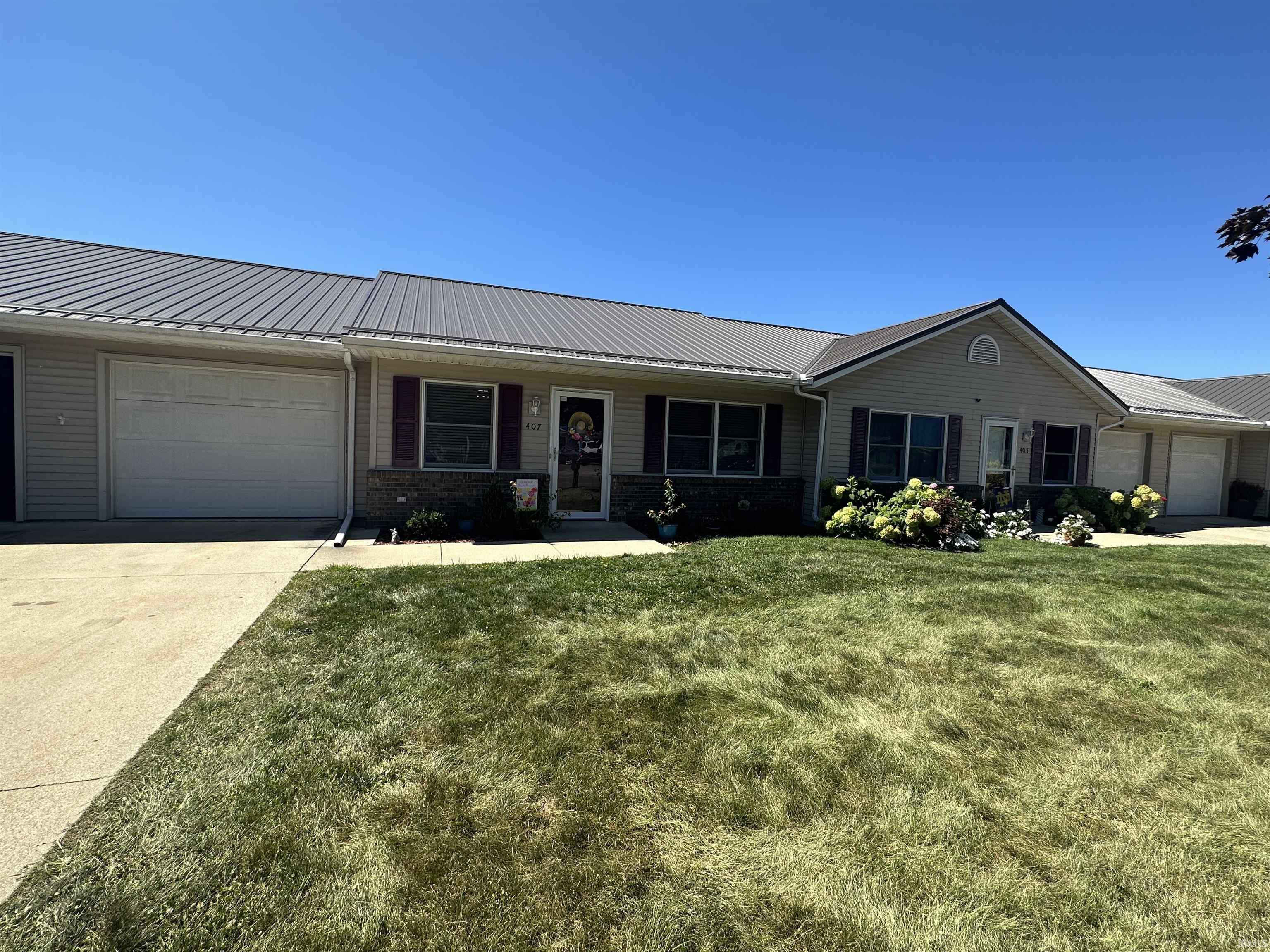 Photo 0 of 407 S Harkless Drive
