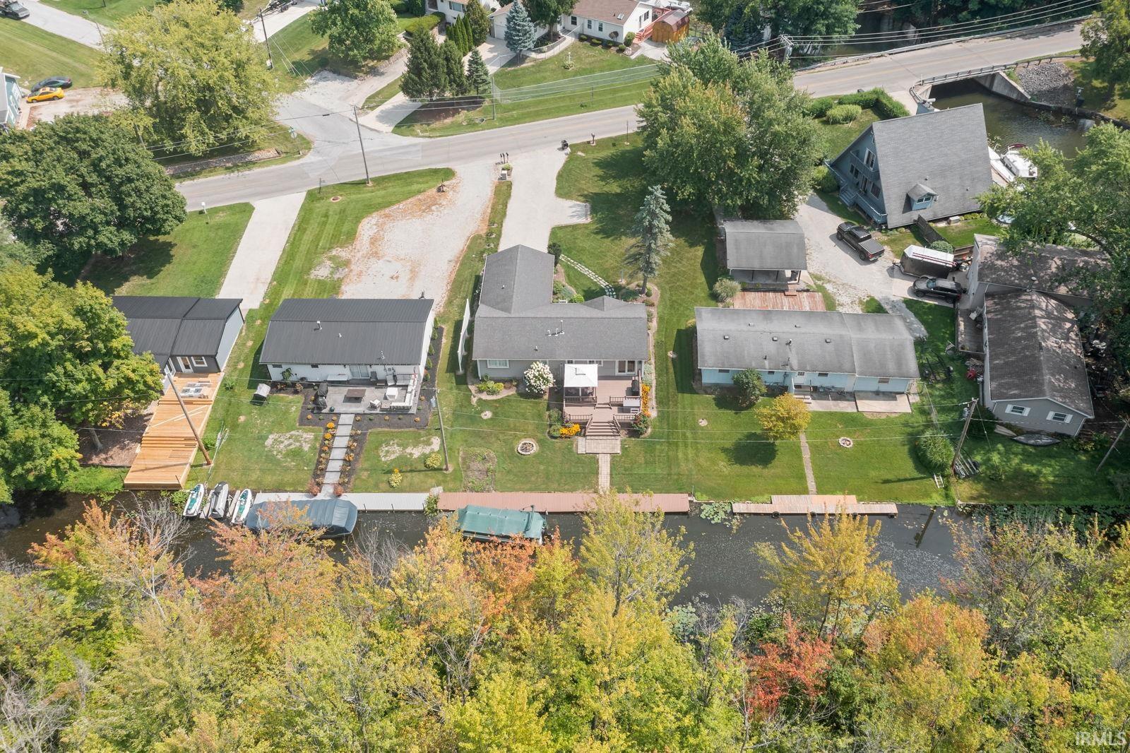 Photo 4 of 11397 N. East Wawasee Drive