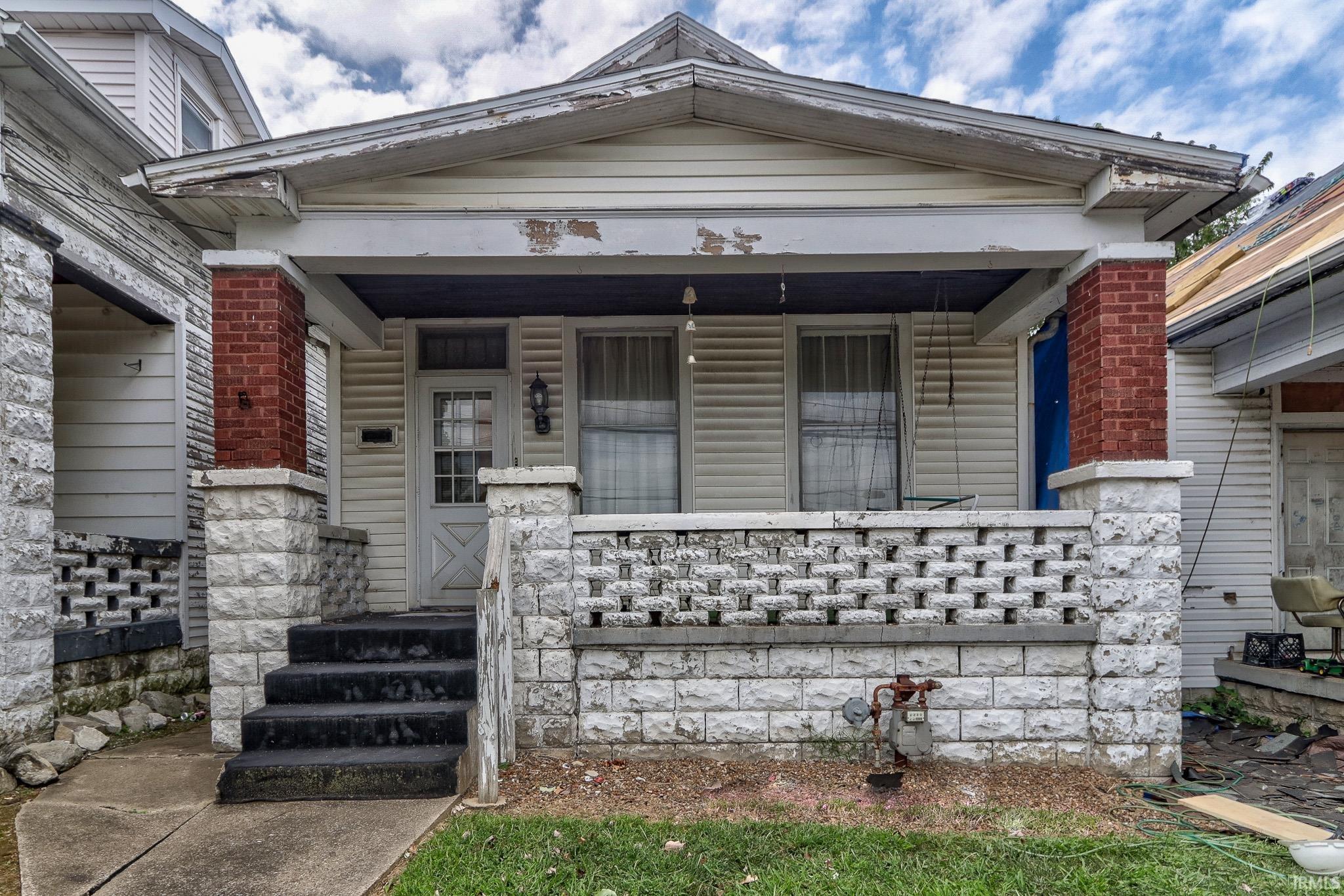 2102 N 5th Avenue, Evansville, IN 47710