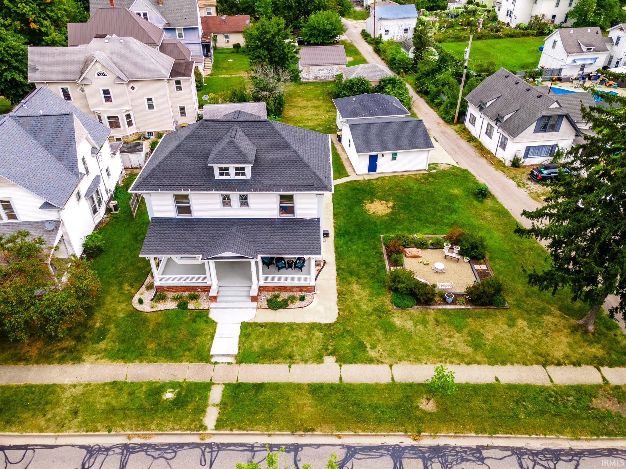 Photo 33 of 207 E Diamond Street