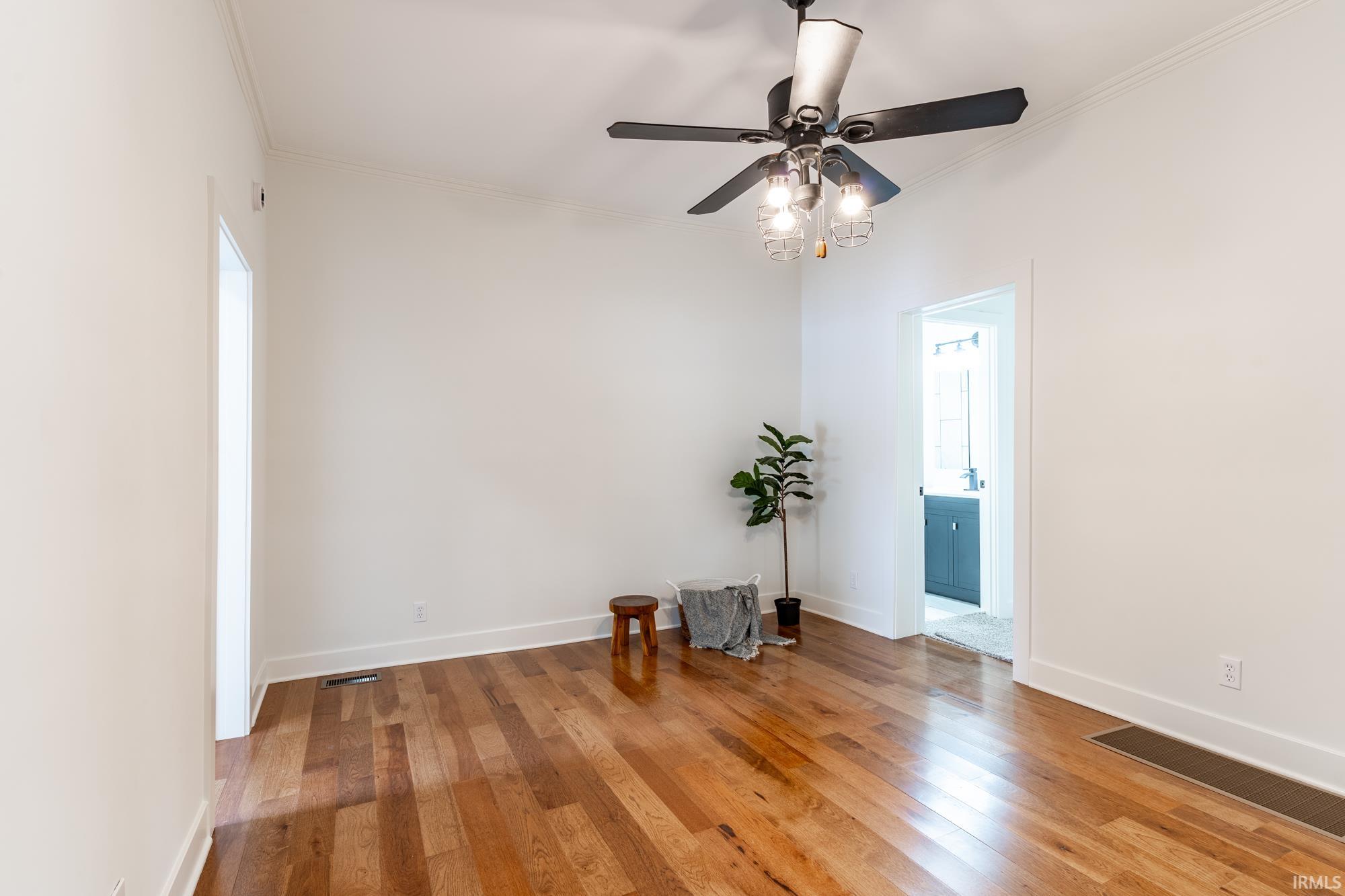 Photo 4 of 639 Douglas Street